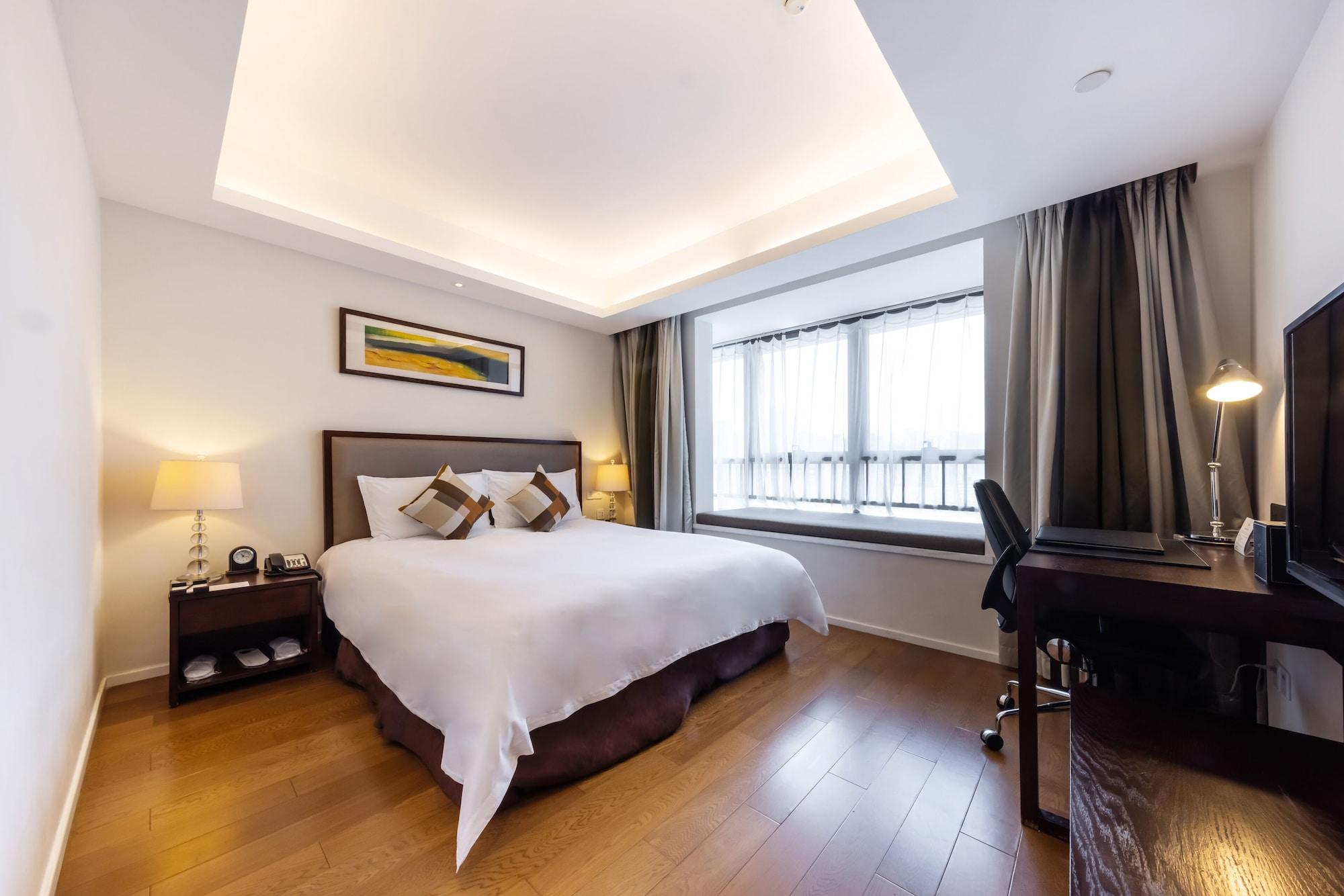 Starr Aparthotel