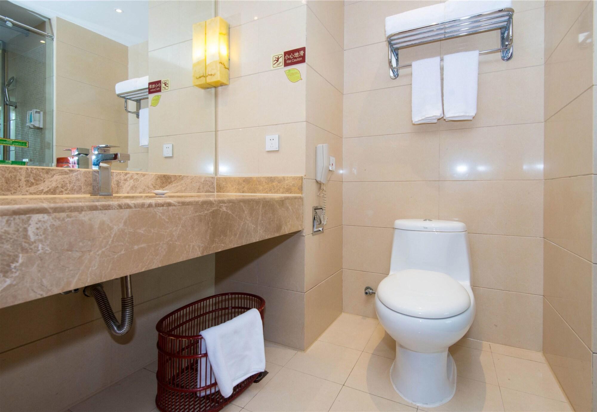 Vienna International - World Expo Garden Otel 3*