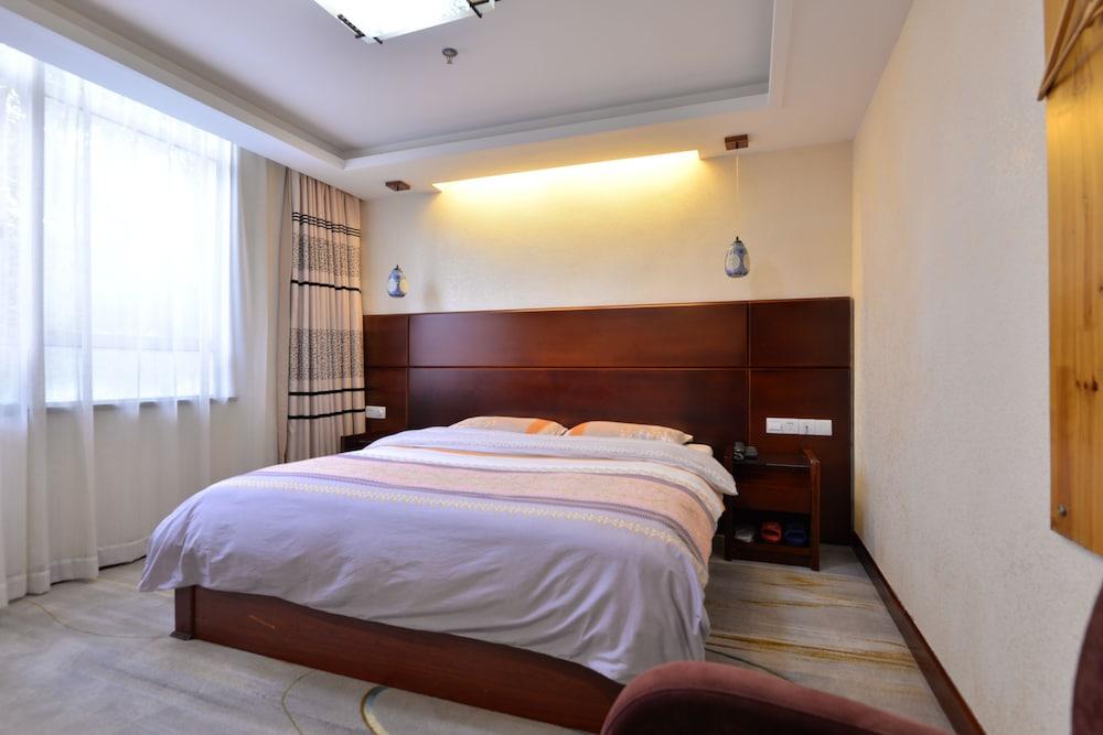 Irene Boutique Jinshu Branch Shanghai