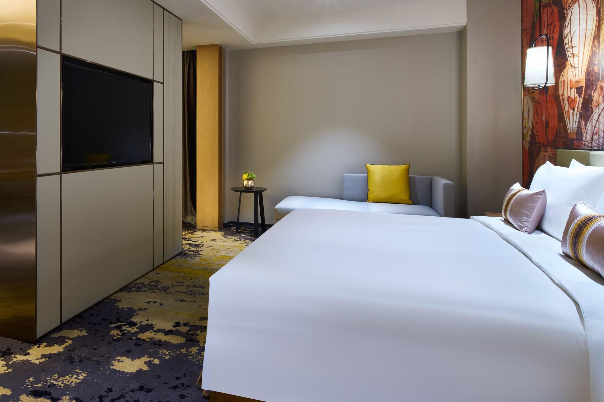 The Qube Sanjiagang - Offer Pudong International Airport And Shuttle Shanghai