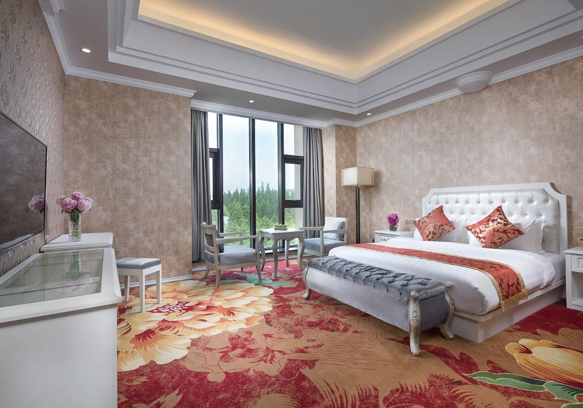 Hotel Ramada Encore Pudong 3*