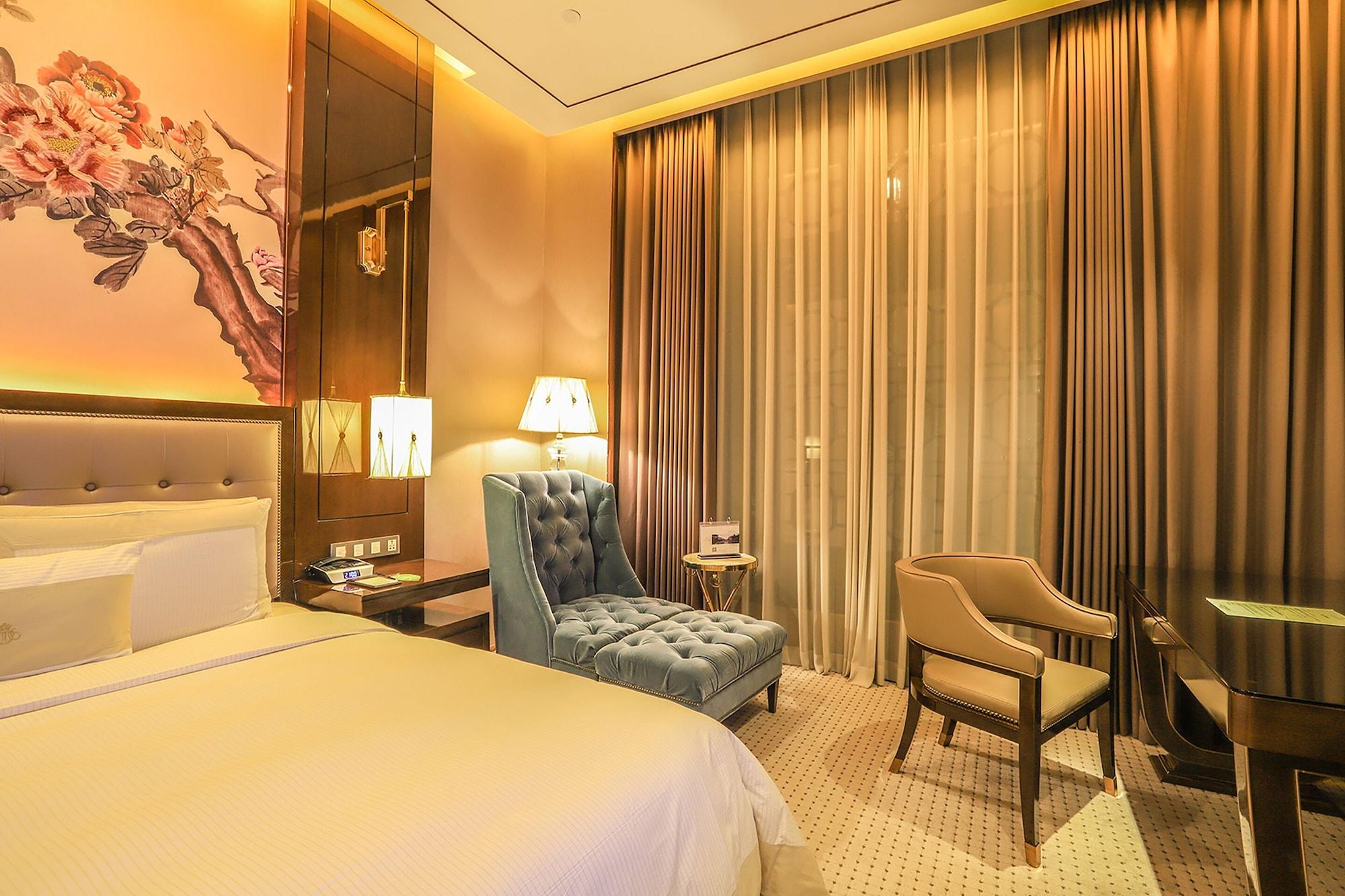 Hotel Royal Garden Shanghai-free Shuttle To And From & Pvg & Close Metro Line2 Easy To Sha New Expo
