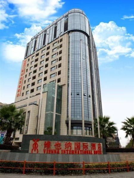 Vienna International Hongqiao Hub Caoan Road Hop Hotel