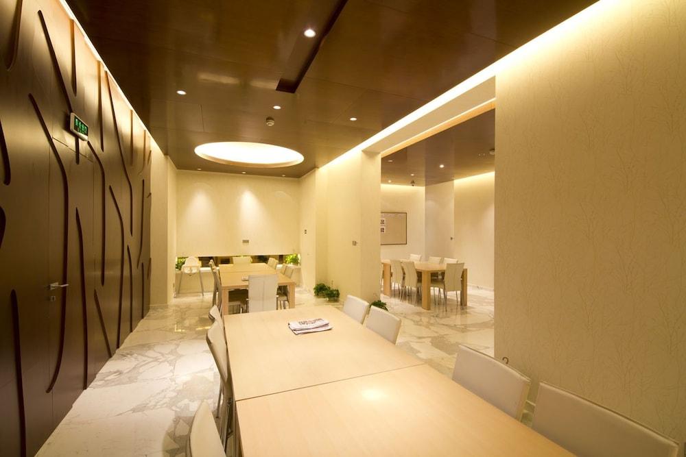 Tyms Apartment