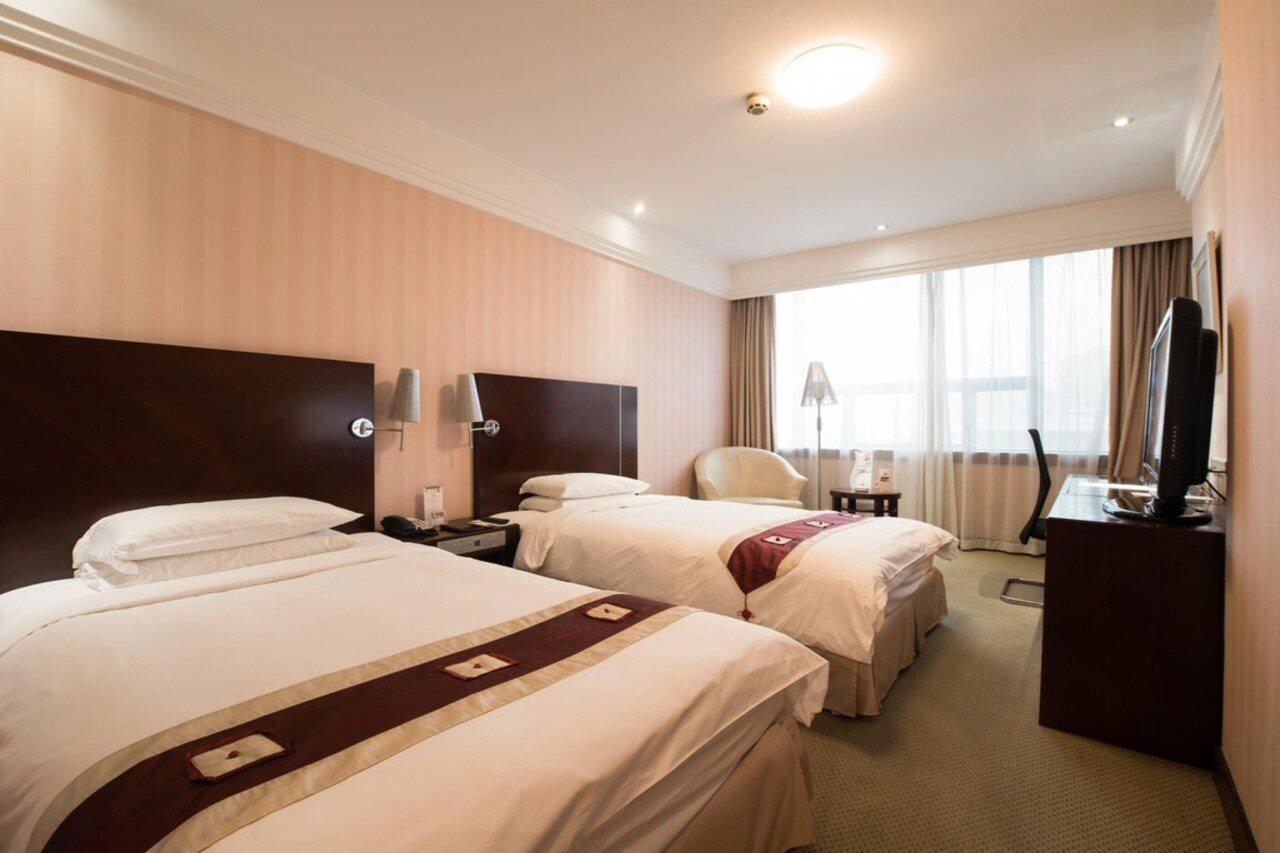 Regal East 4*