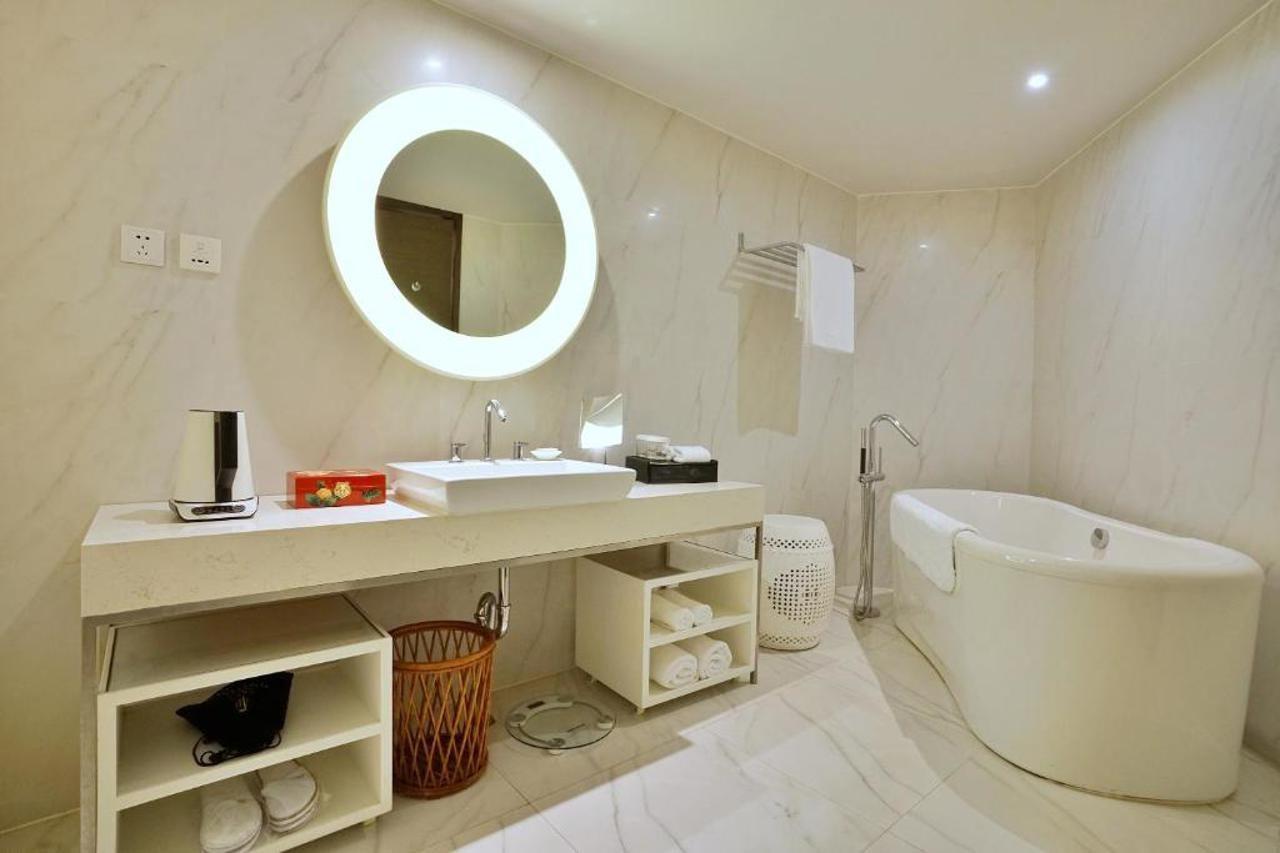 Jin Jiang Da Hua Hotel 3*