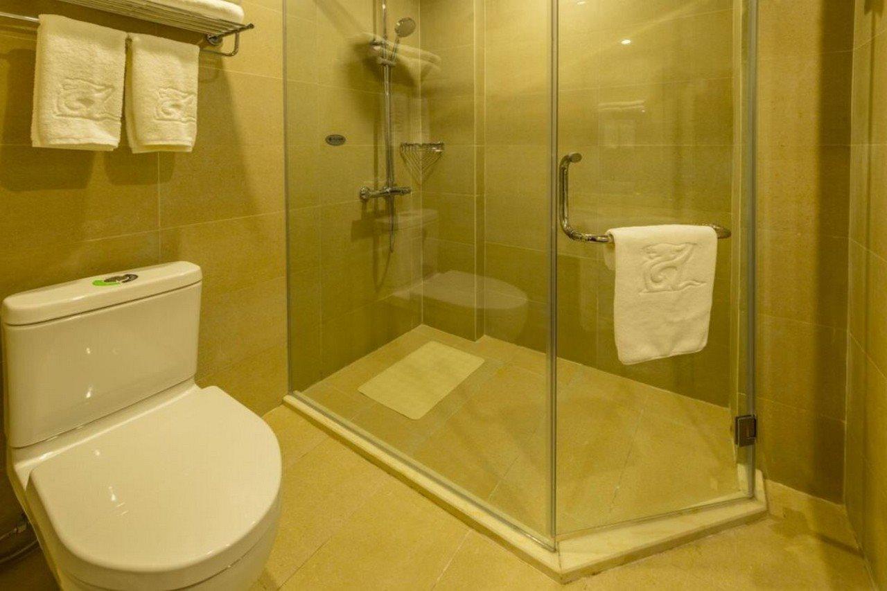 Linzhen Hotel 4*