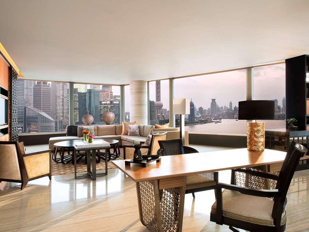 Hotel Banyantree Shanghai On The Bund - Tales Rooftop Bar Boasts A Jaw-Dropping Panoramic Vista 5*