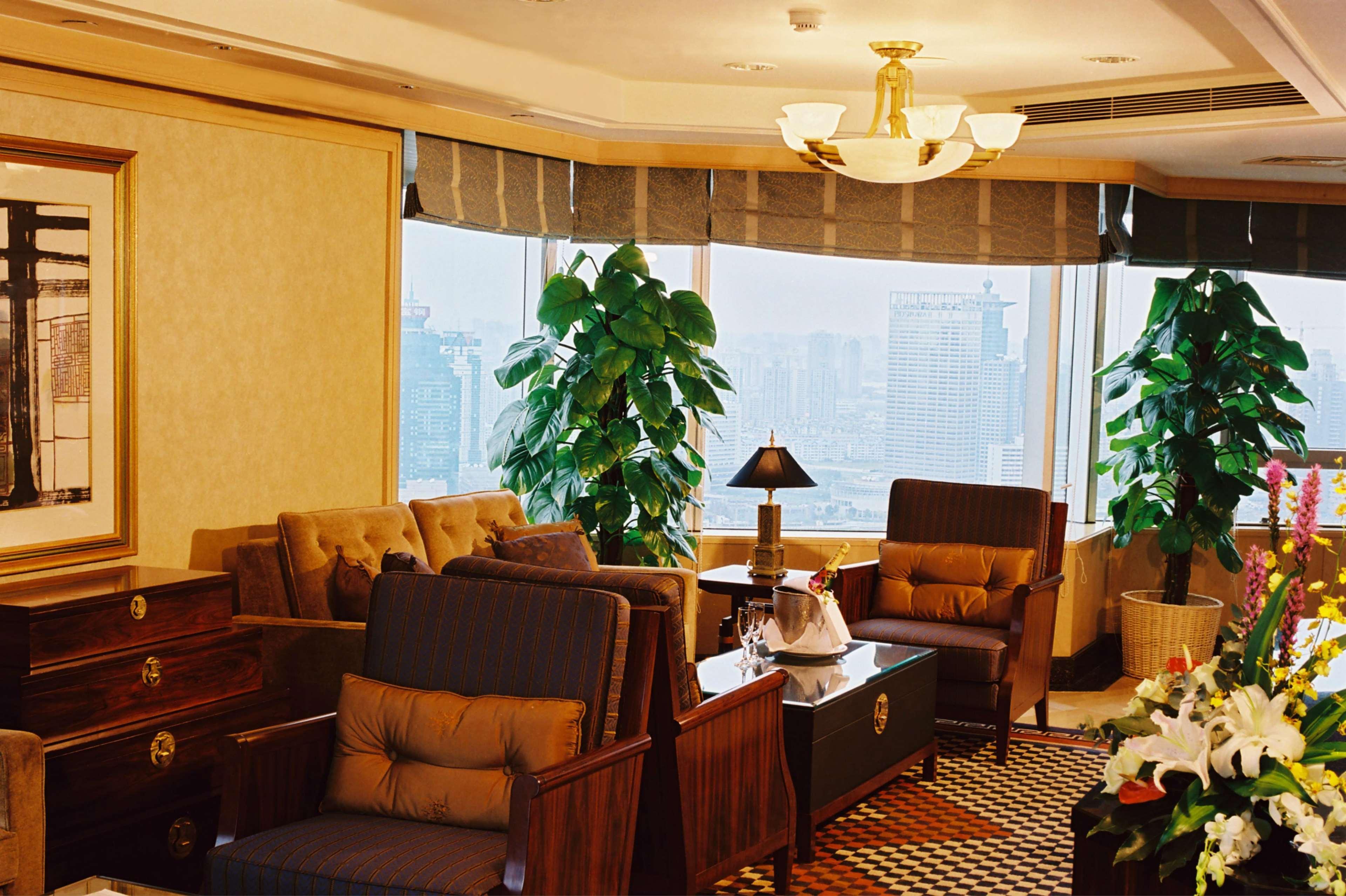 Doubletree By Hilton Pudong - Present Welcome Cookie