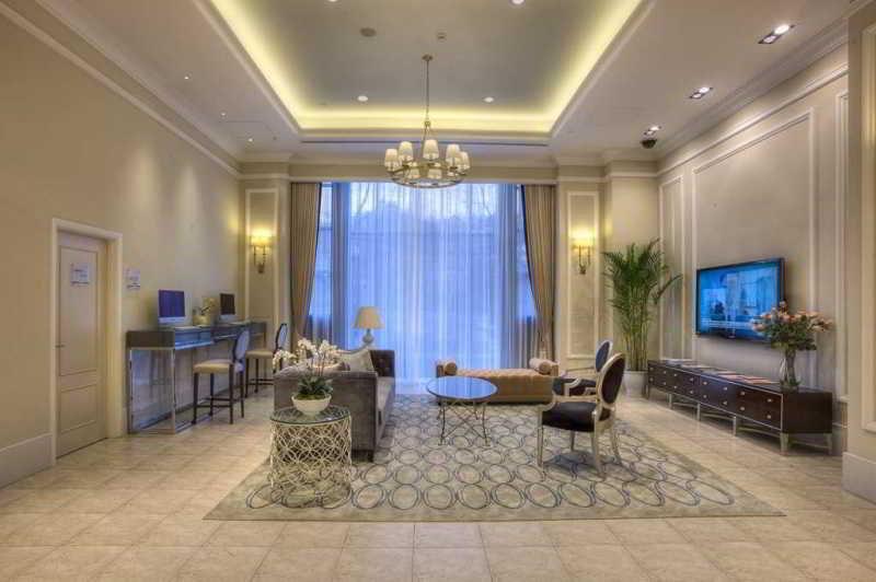 Aparthotel Green Court City Center, 4*