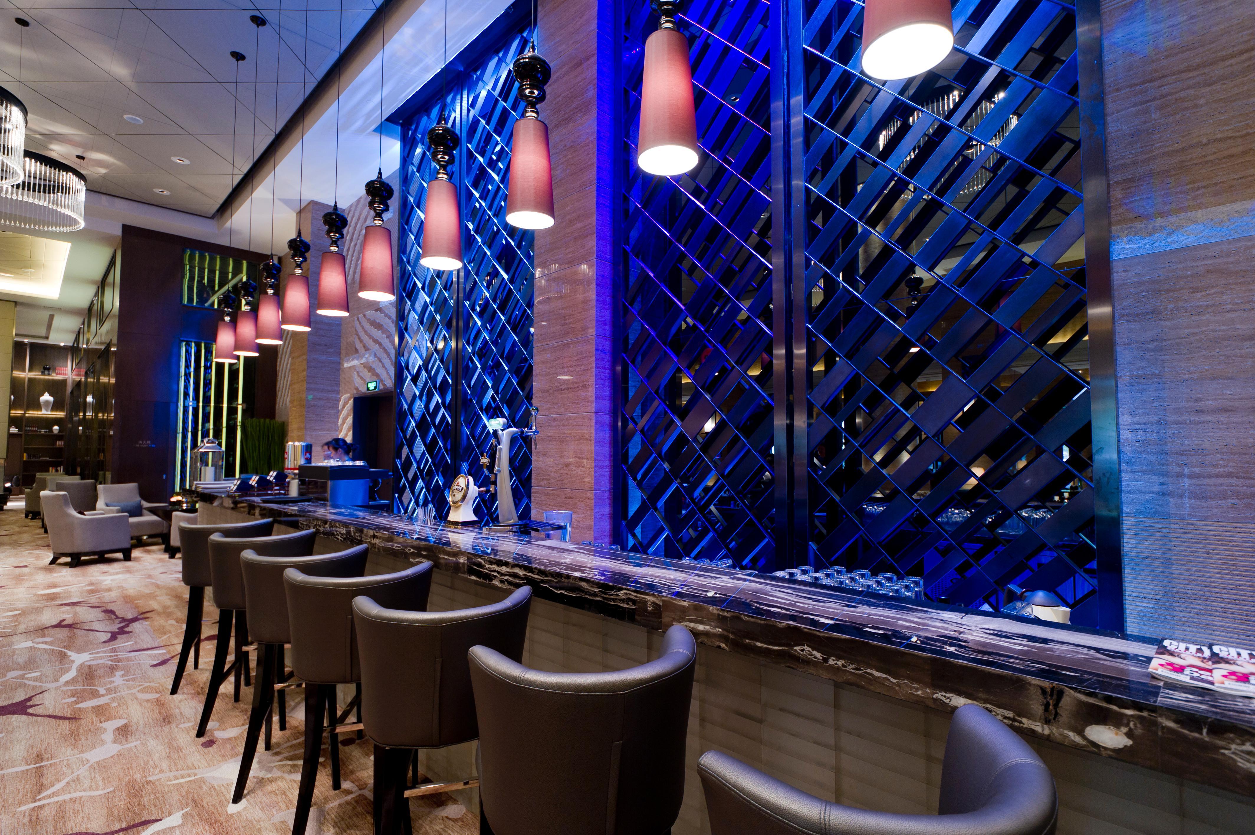 Pullman Jingan Hotel 5*