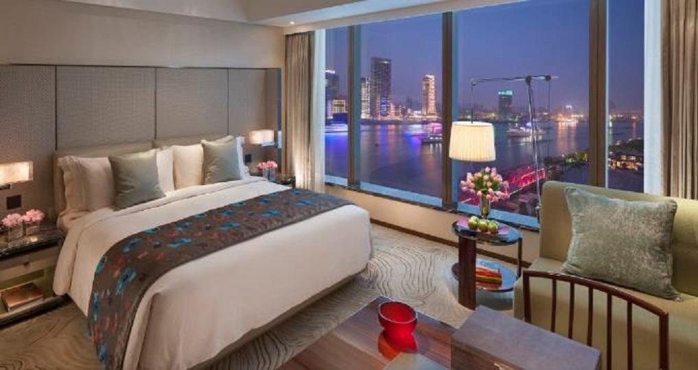Mandarin Oriental Pudong, Otel