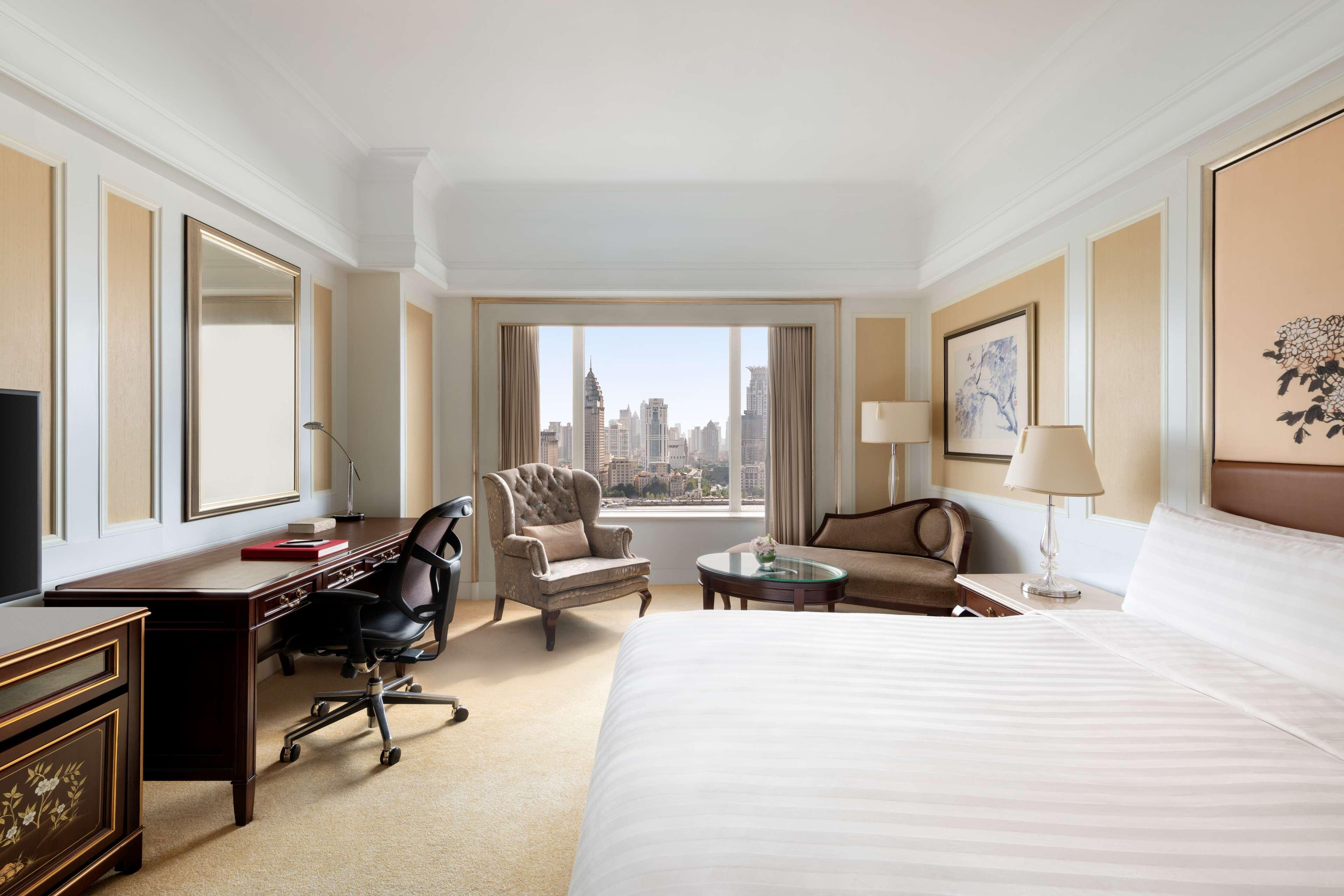 Pudong Shangri-la, Hotel