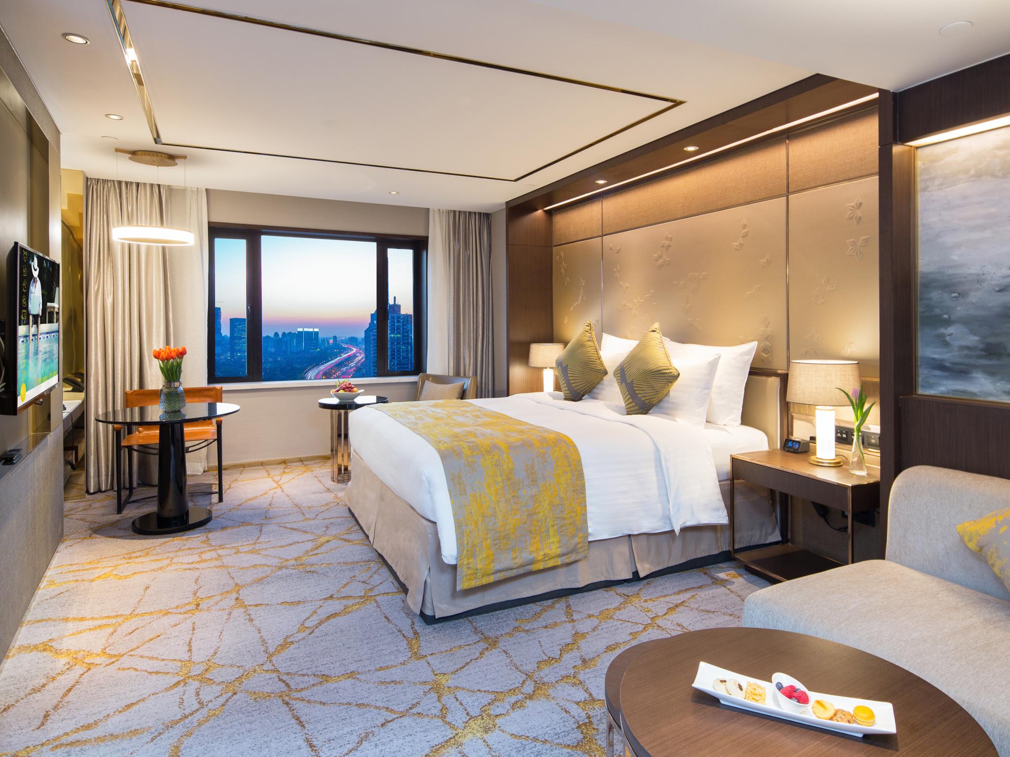 Golden Tulip Hongqiao - A Louvre Hotel