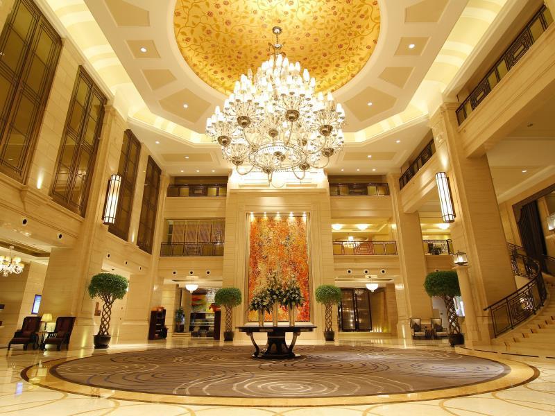 Wyndham Grand Plaza Royale Oriental 5*
