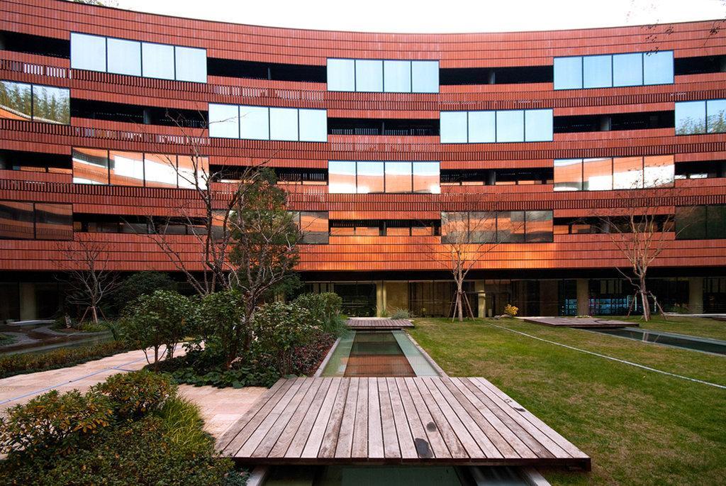 Hotel Hualuxe Twelve At Hengshan 5*