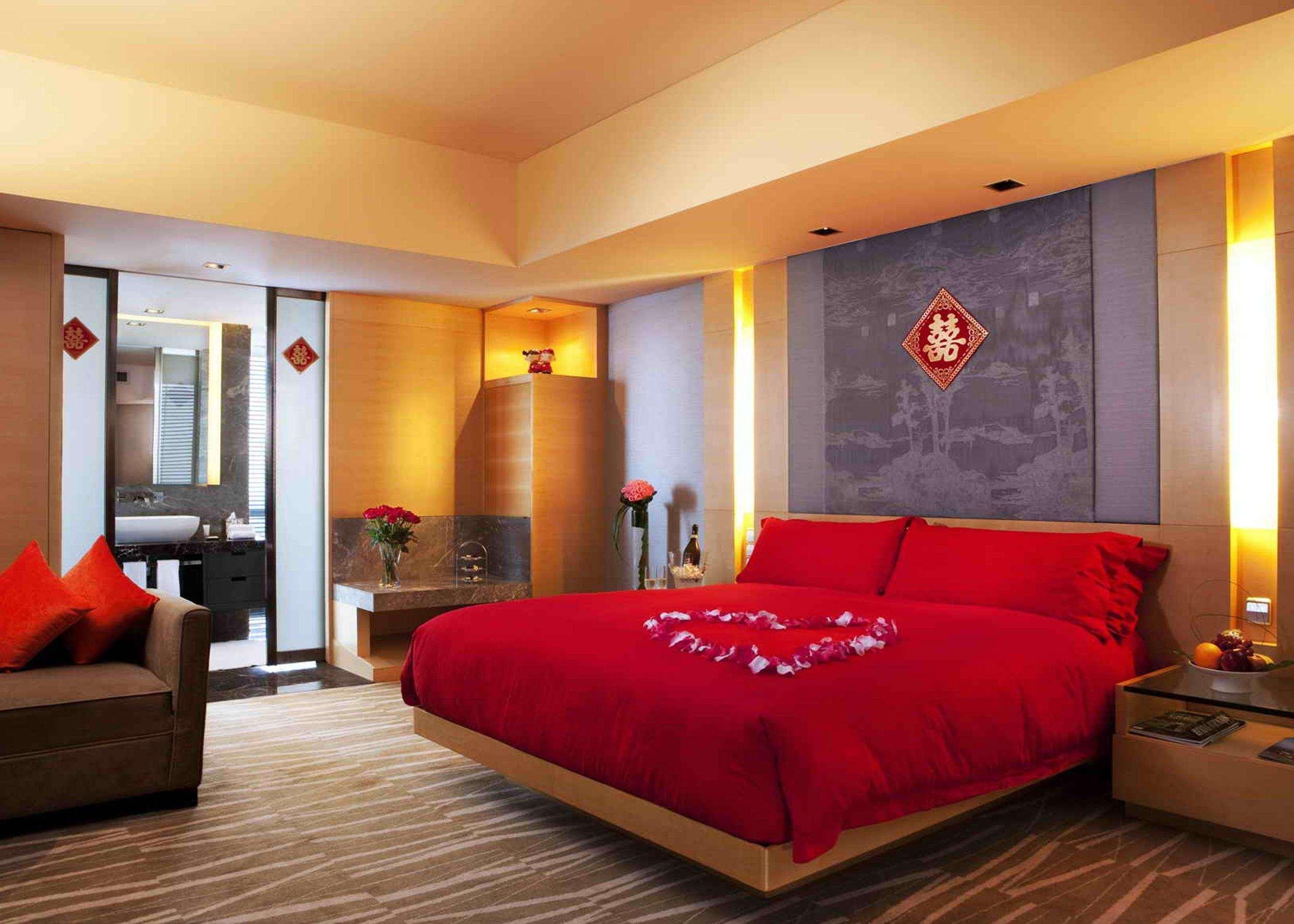 The Longemont Hotel
