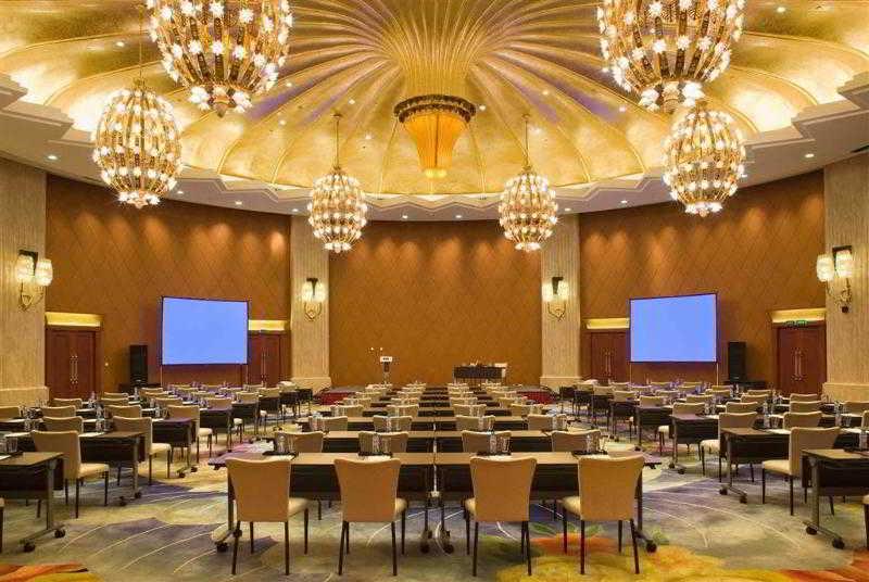 Pullman - In Xintiandi & Yu Garden Area Hotel 5*