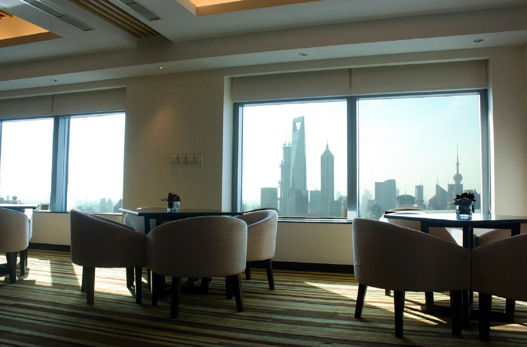 Hotel Novotel Atlantis - Breakfast In The Clouds With River View In The Revolving Restaurant & 24hours Free Self-laundry 4*