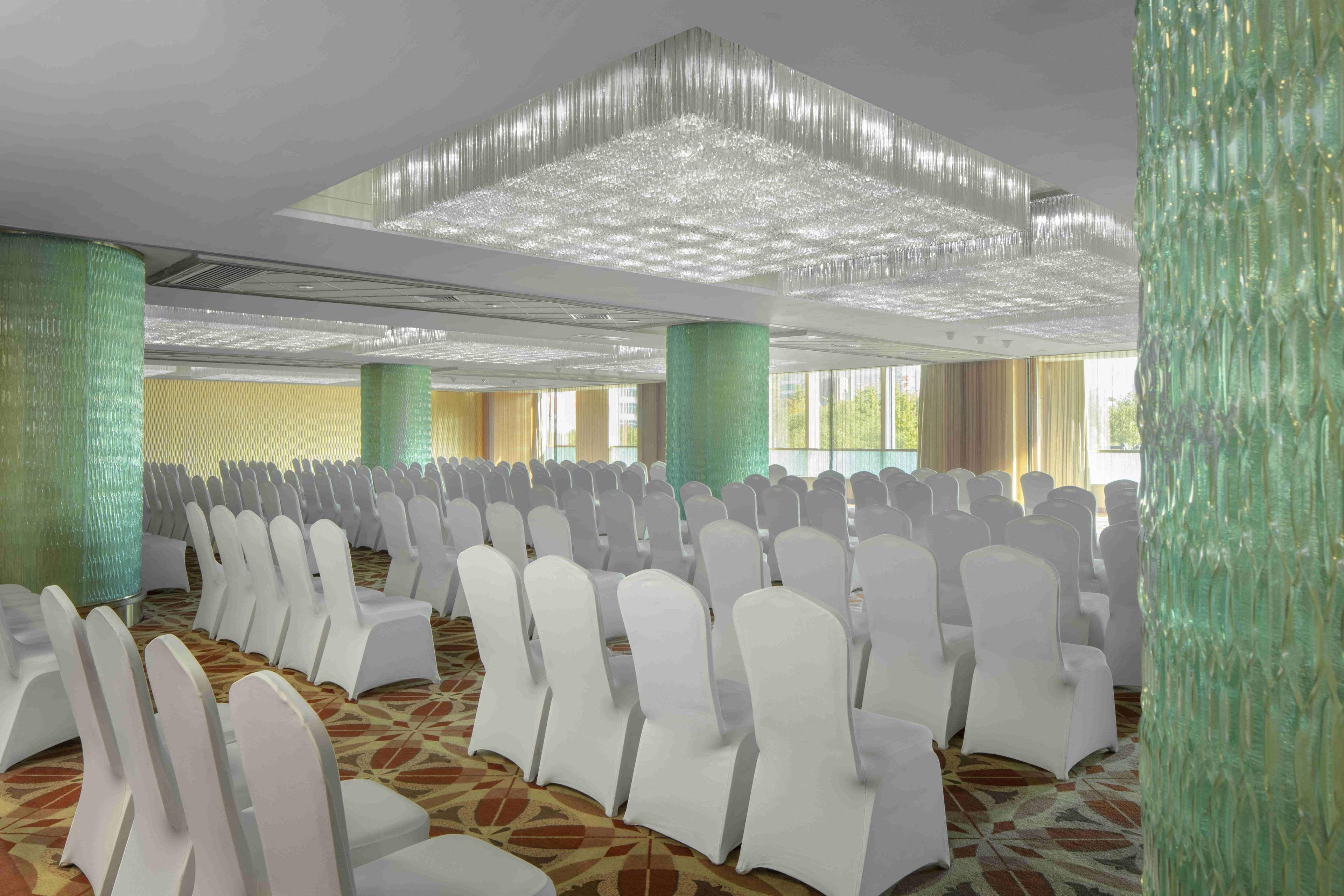 Radisson Blu New World Hotel