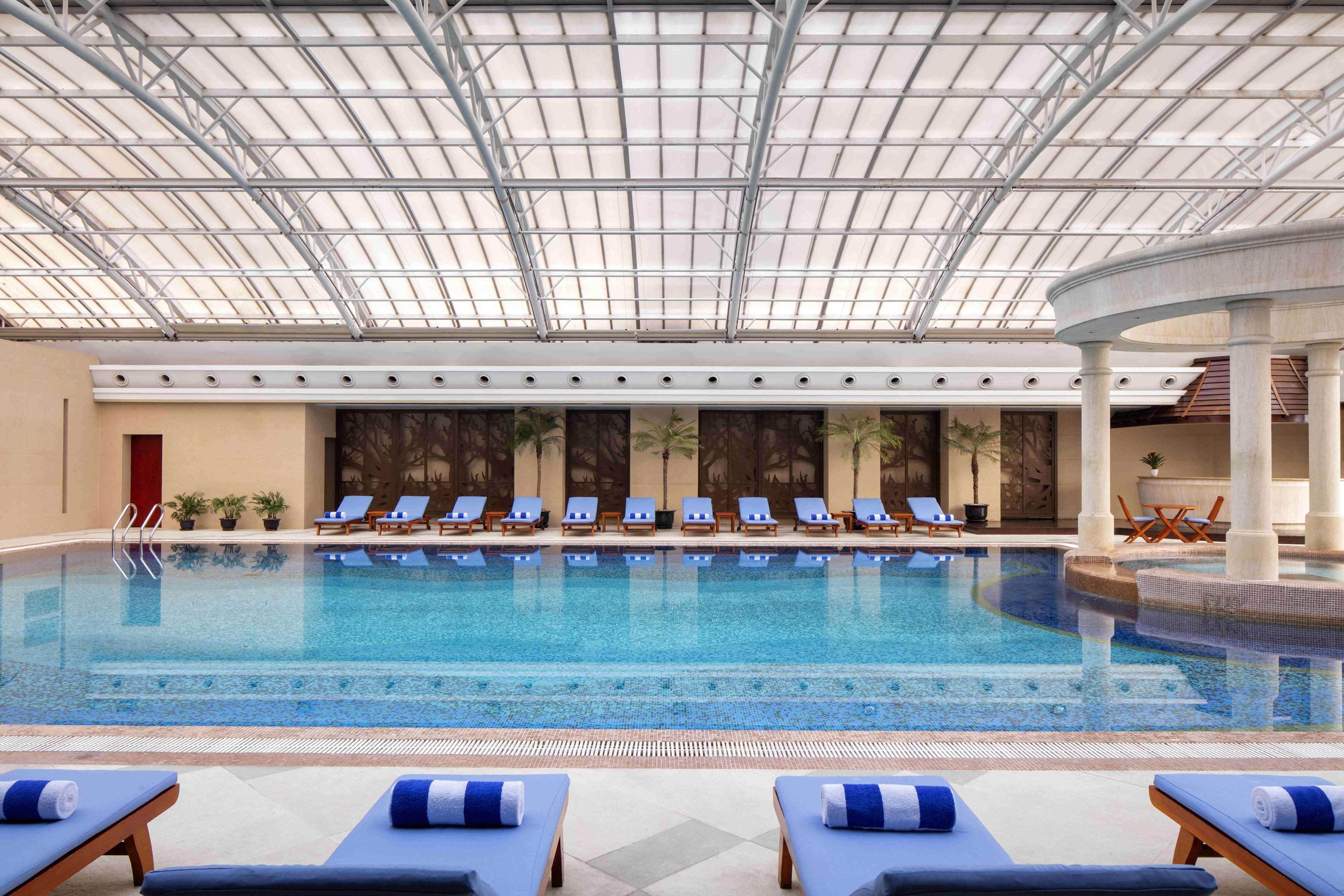 Radisson Blu New World 5*