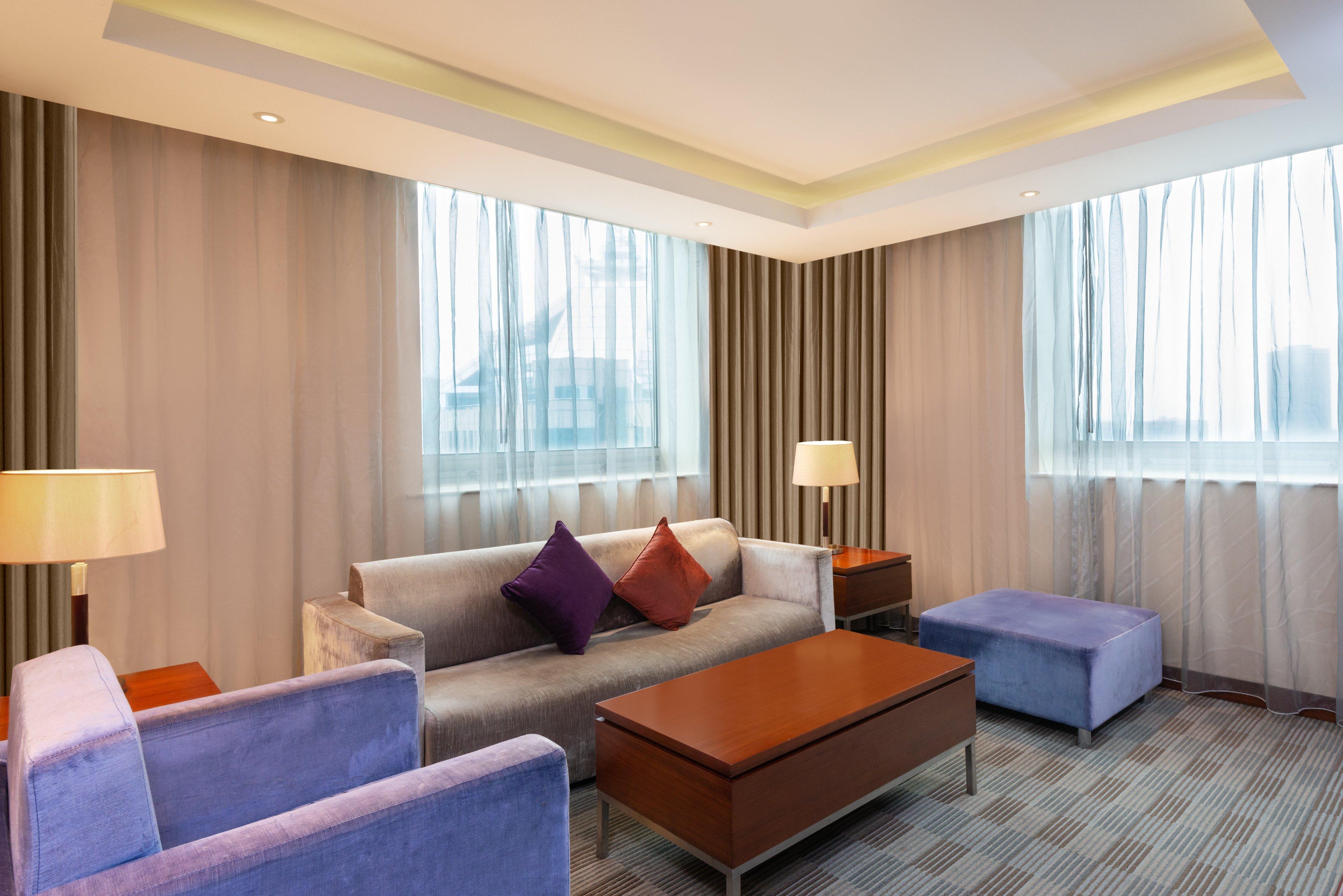 Hotel Holiday Pudong By Ihg 4*