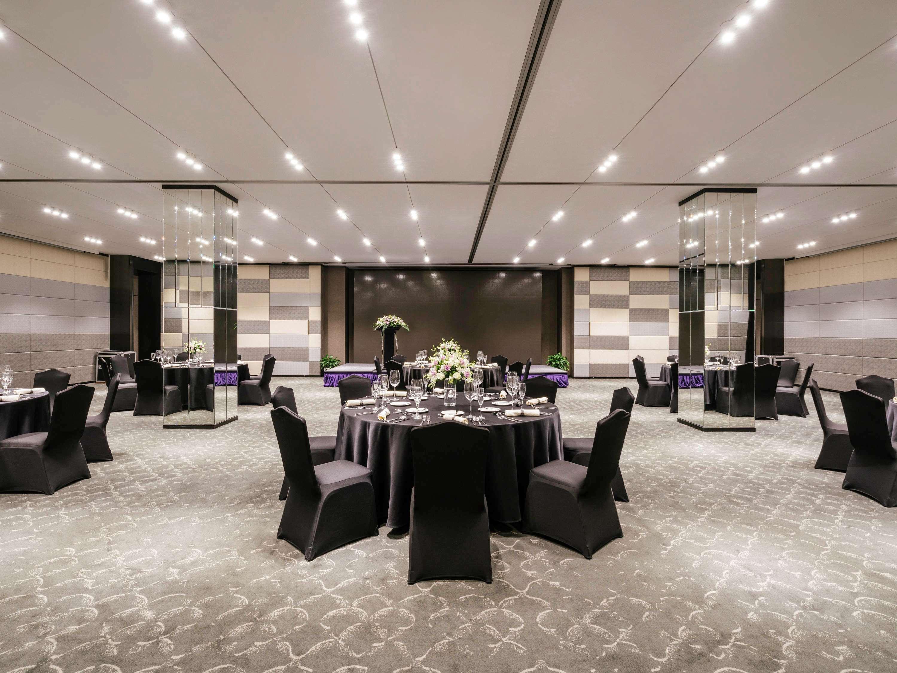 Hotel Grand Mercure Hongqiao 5*
