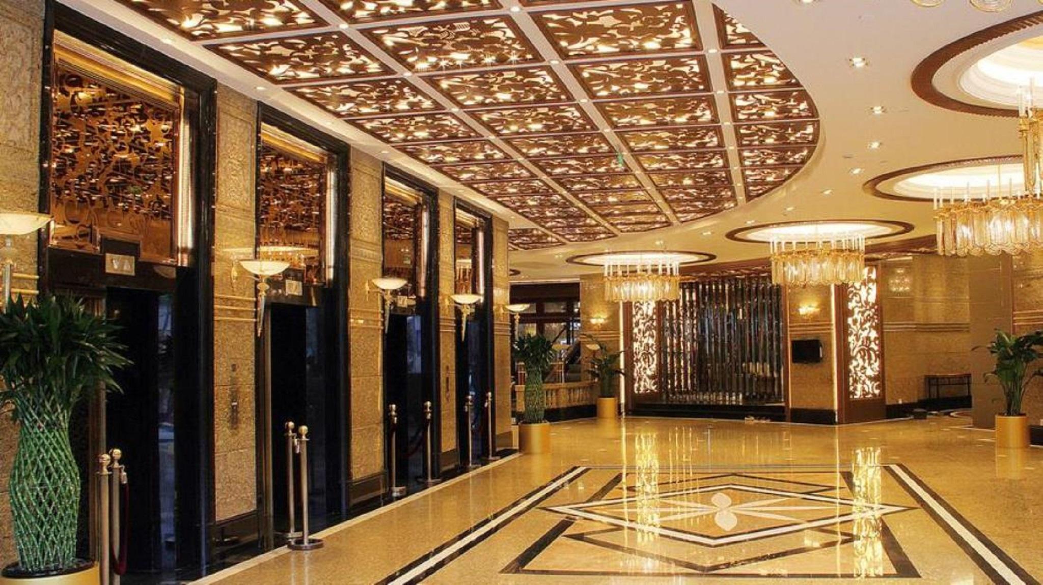 - Nanjing Road Hotel 4*