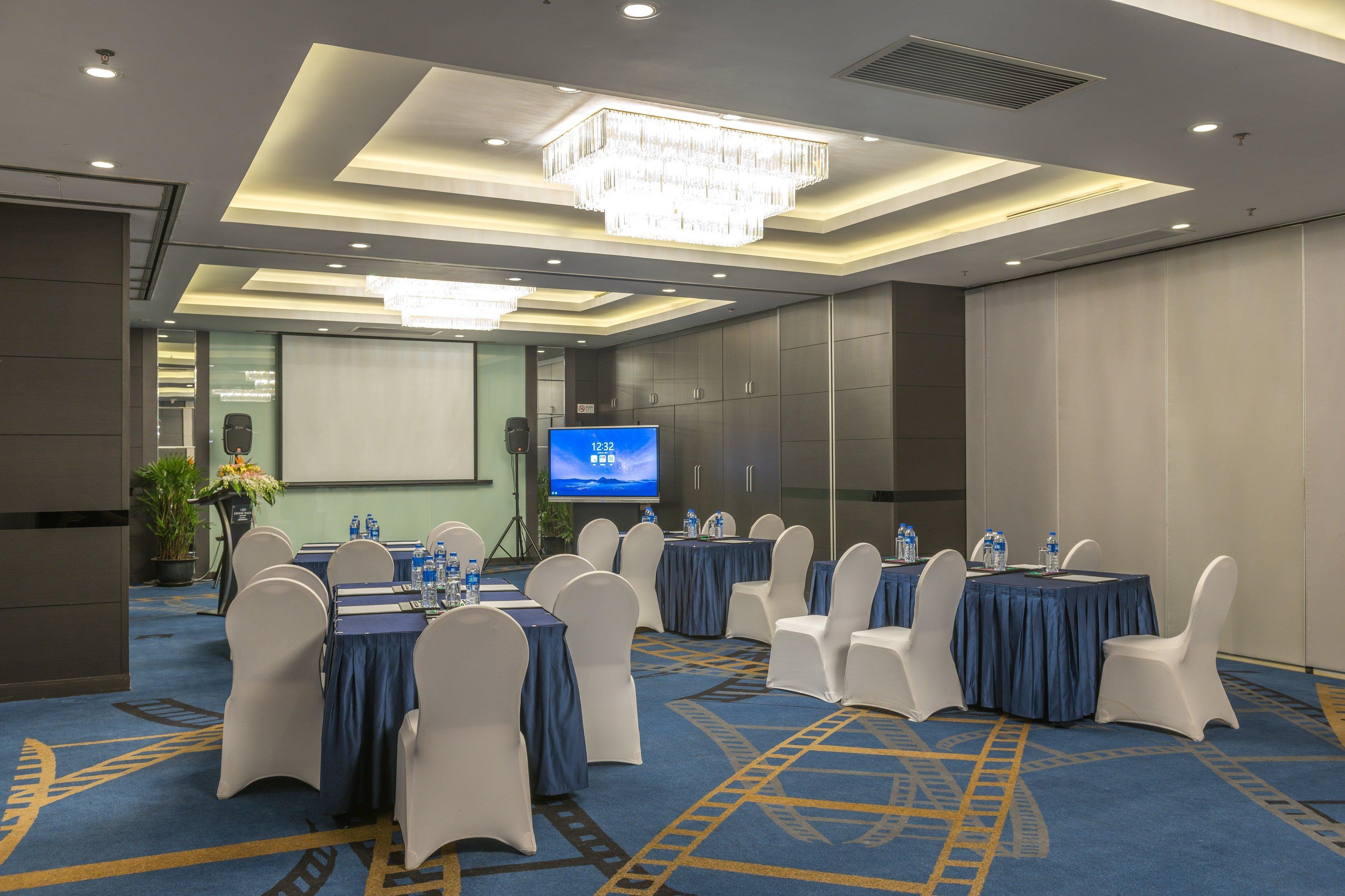 Crowne Plaza By Ihg 5*