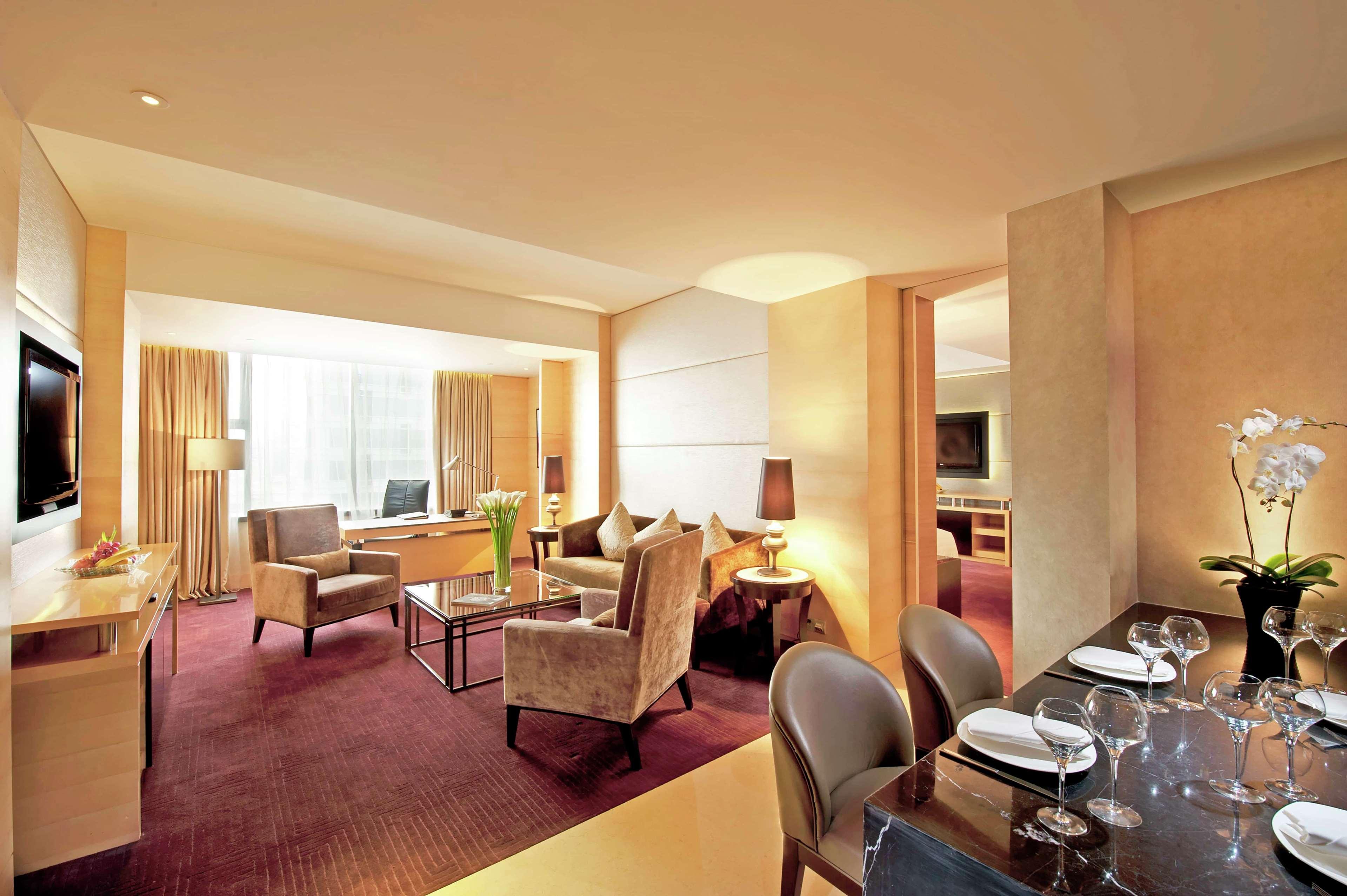 Hilton Hongqiao Hotel