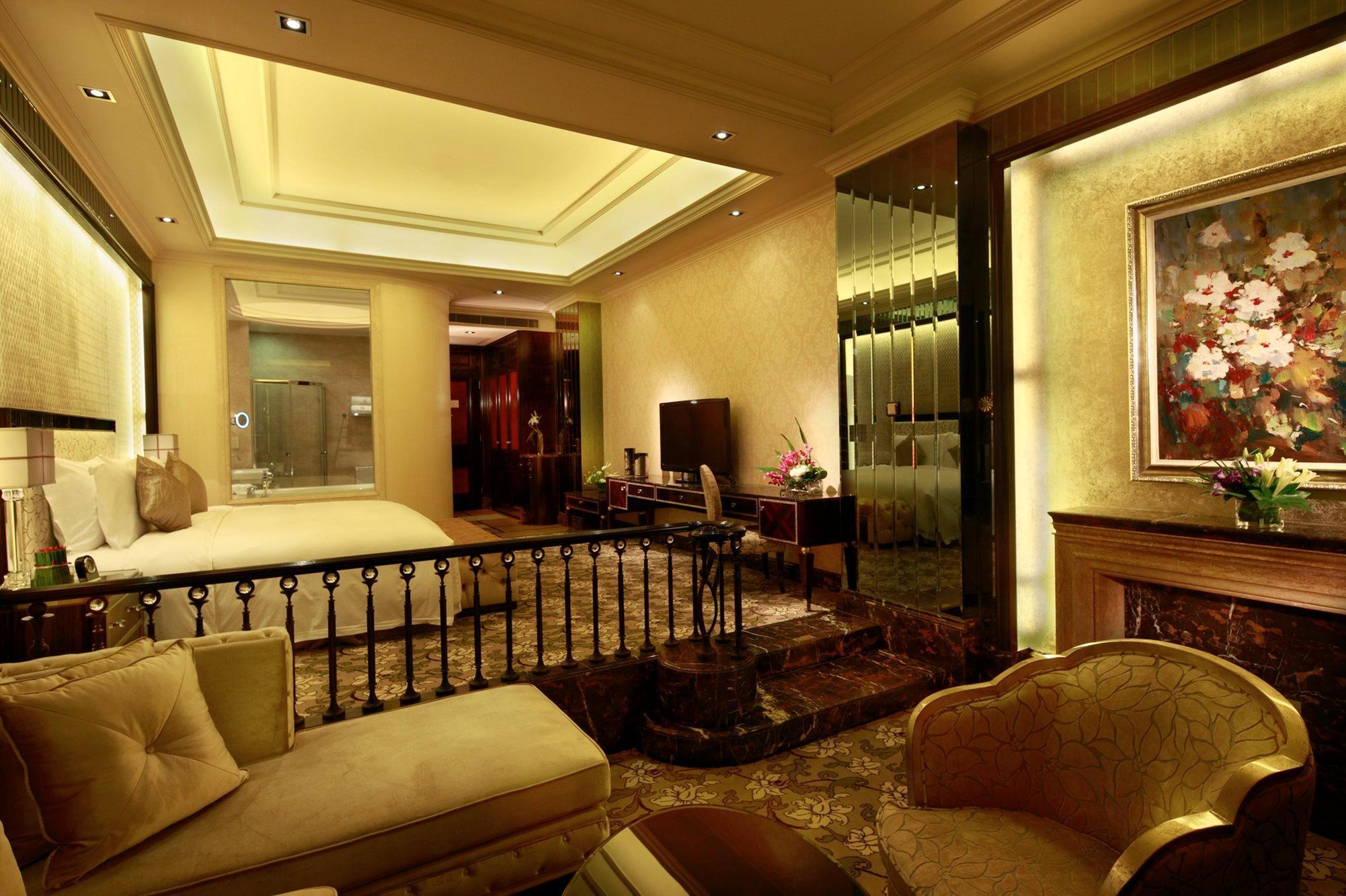 Chateau Star River Pudong Hotel 5*