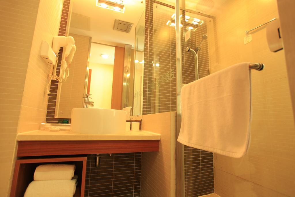 Baolong Homelike - Wujiaochang Branch Otel 2*