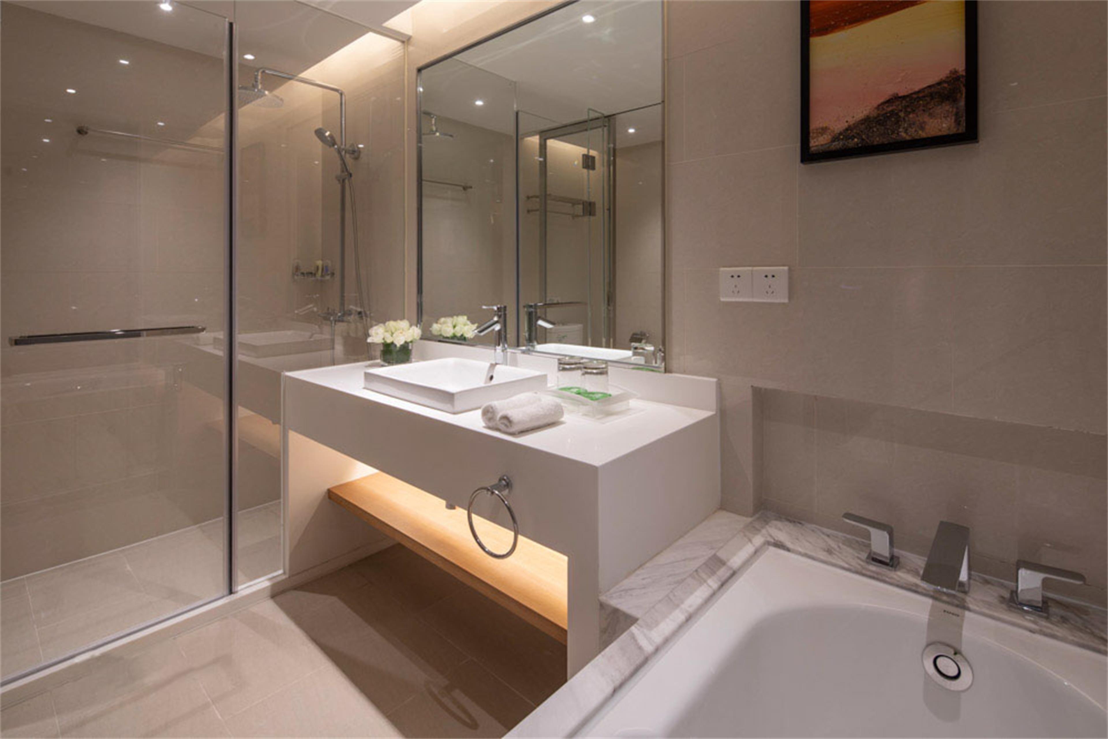 Hongqiao By Ihg Hotel 4*