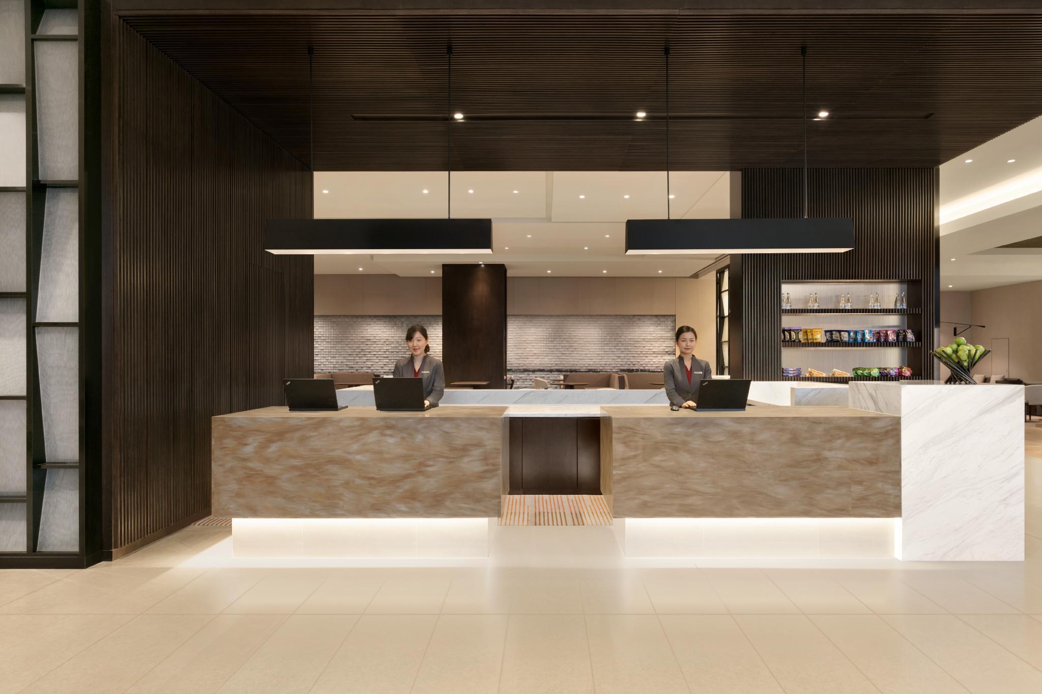 Hyatt Place Tianshan Plaza Hotel 4*