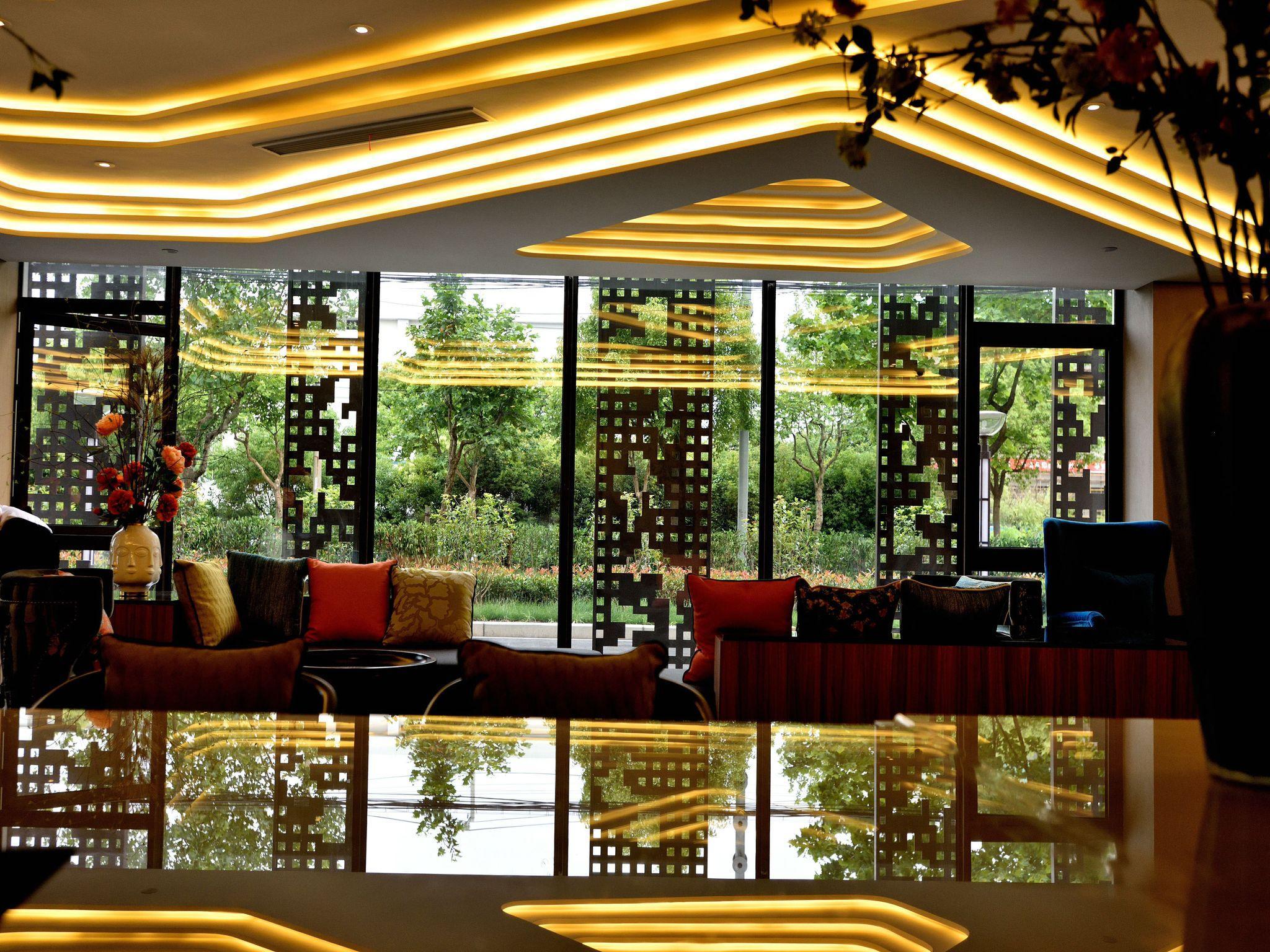Shanghai-deco Hotel-free Shuttle Bus To Pudong Airport And Disneyland Hotel Shanghai