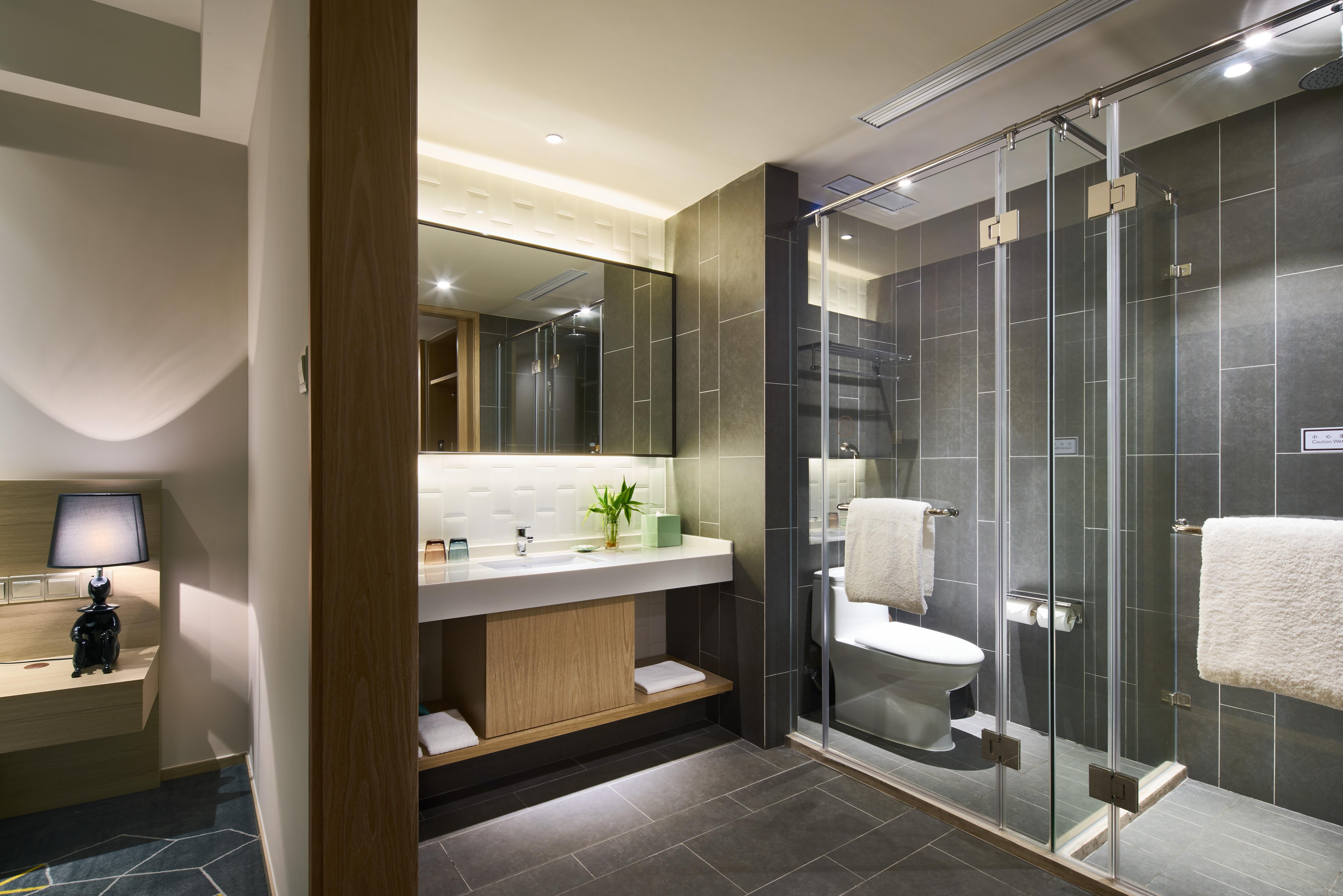 Q-box Sanjiagang -offer Pudong International Airport And Shuttle Shanghai