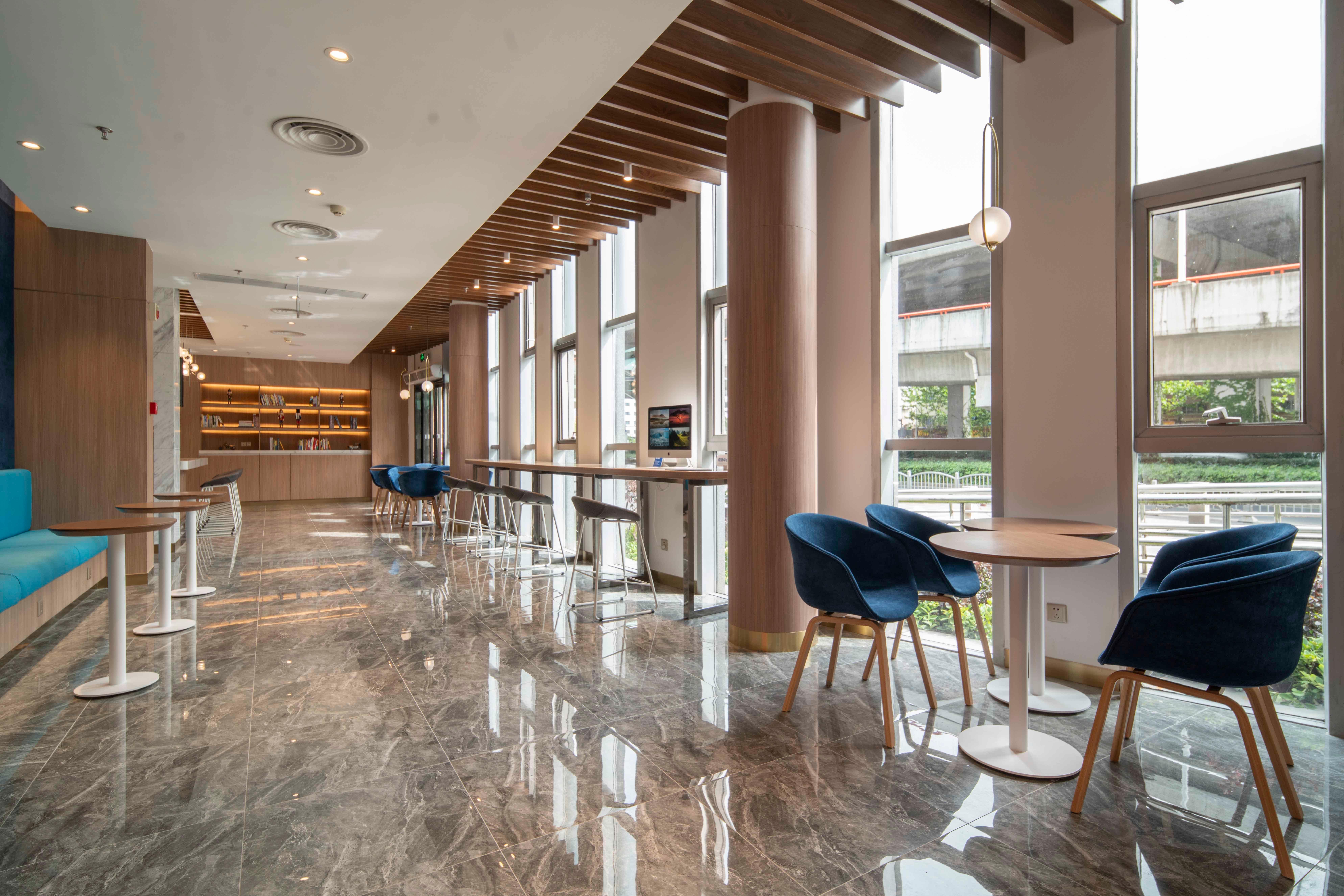 Holiday Express Jinqiao Central By Ihg Hotel