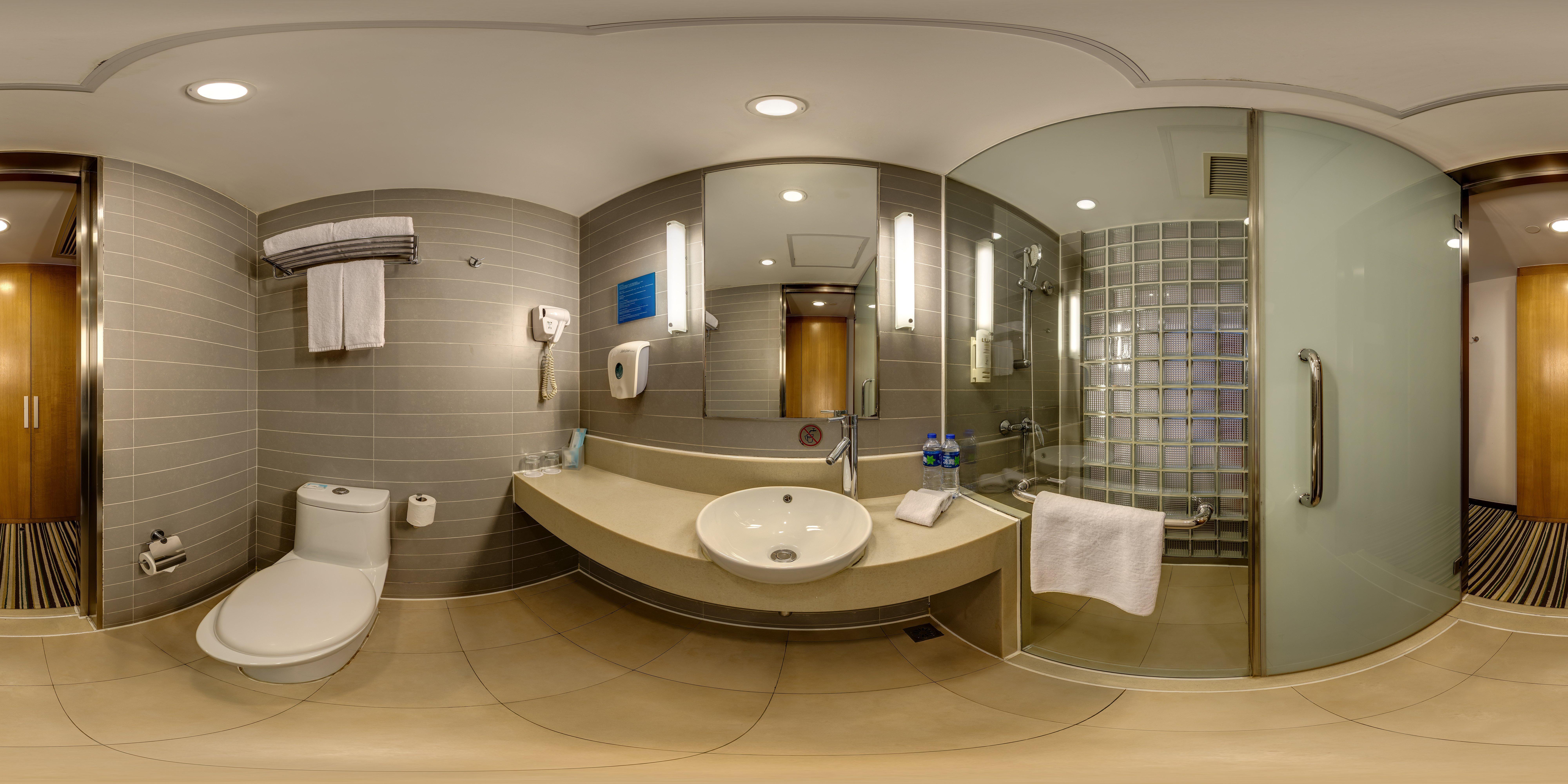 Holiday Express Jinqiao Central By Ihg 3*