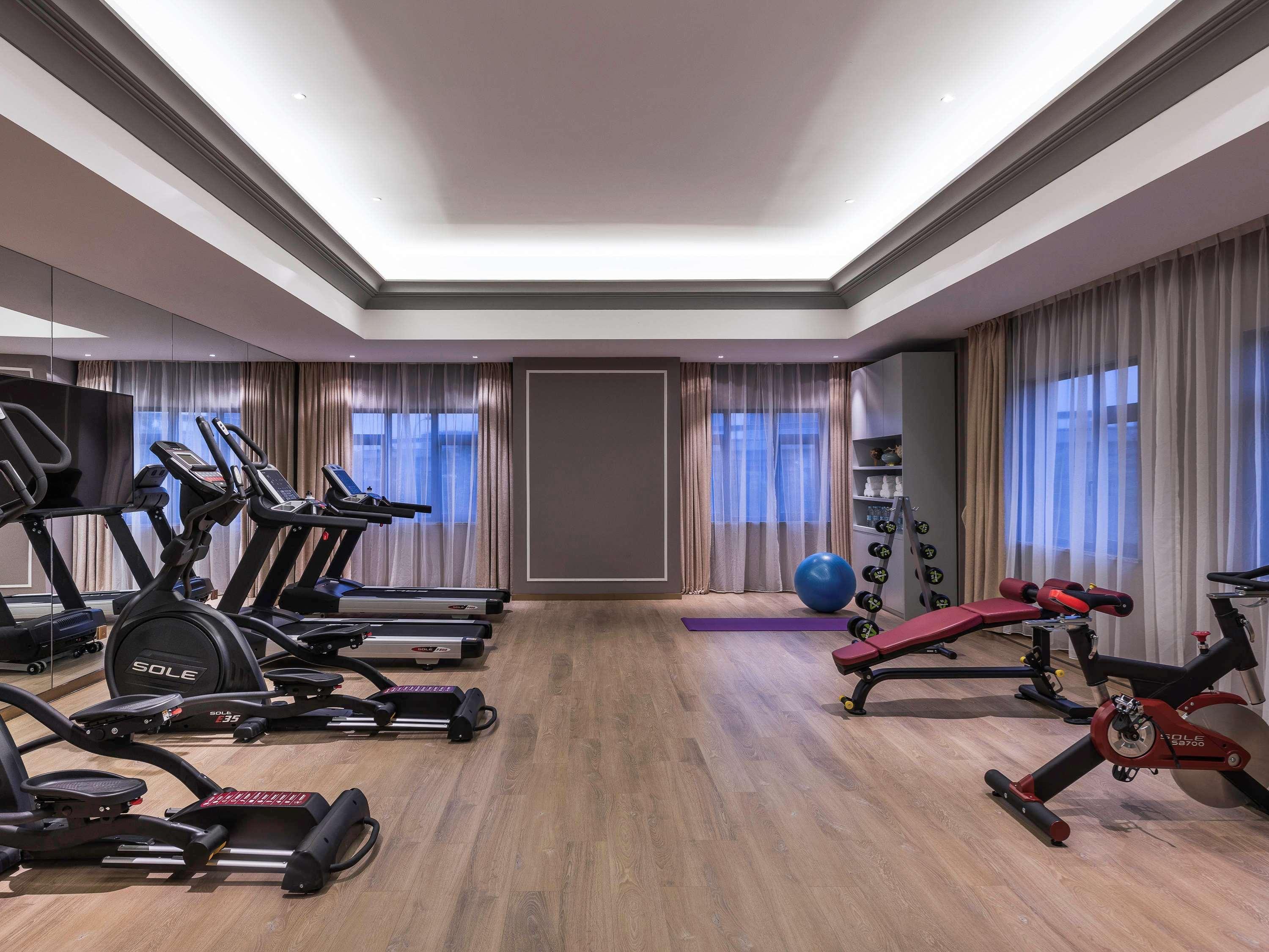 Mercure Shanghai Jiuting Hotel