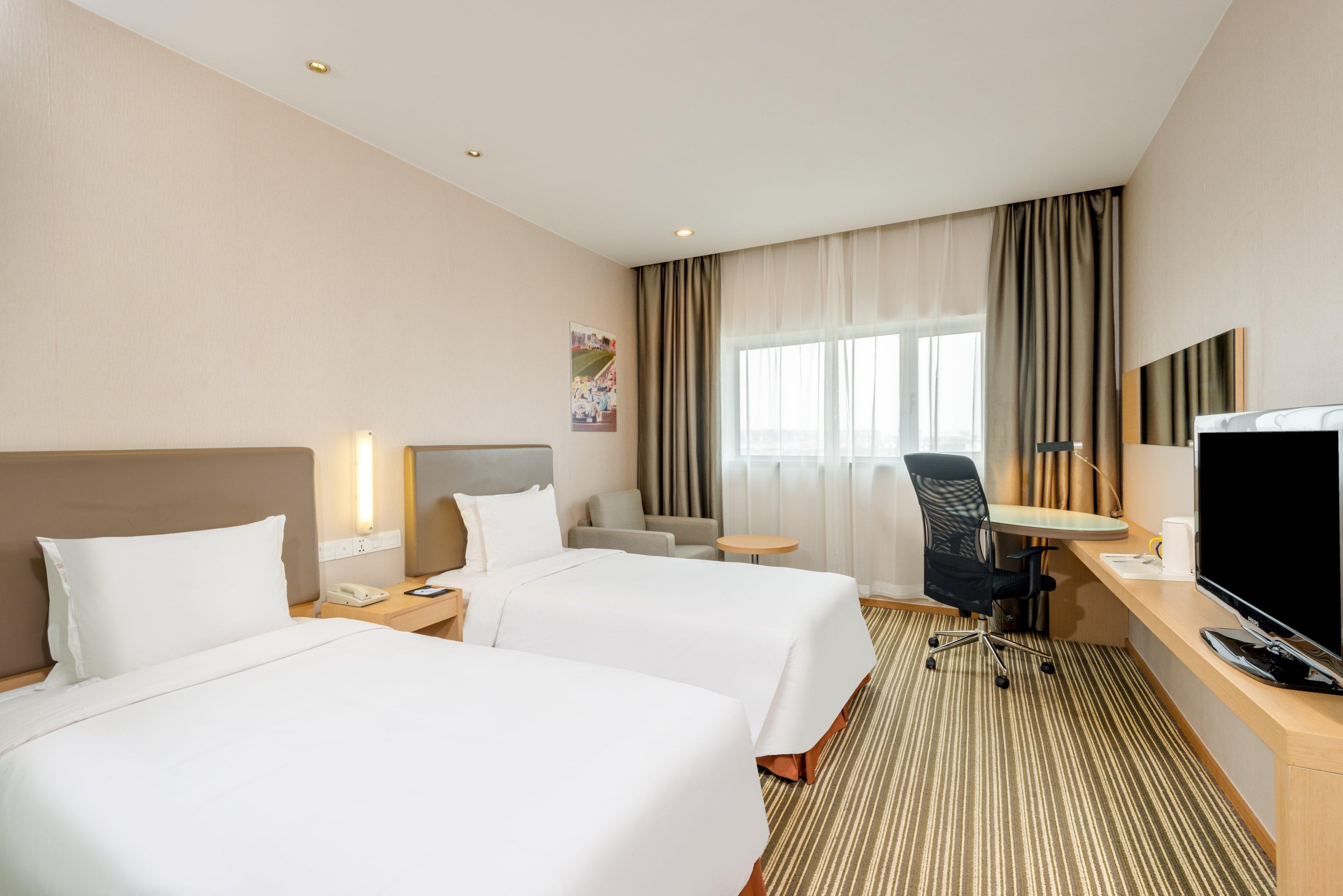 Hotel Express New Hongqiao, An Ihg