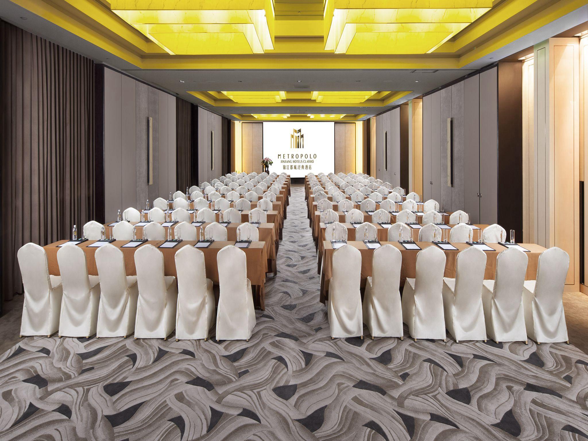 Golden Tulip New The Bund Hotel 4*