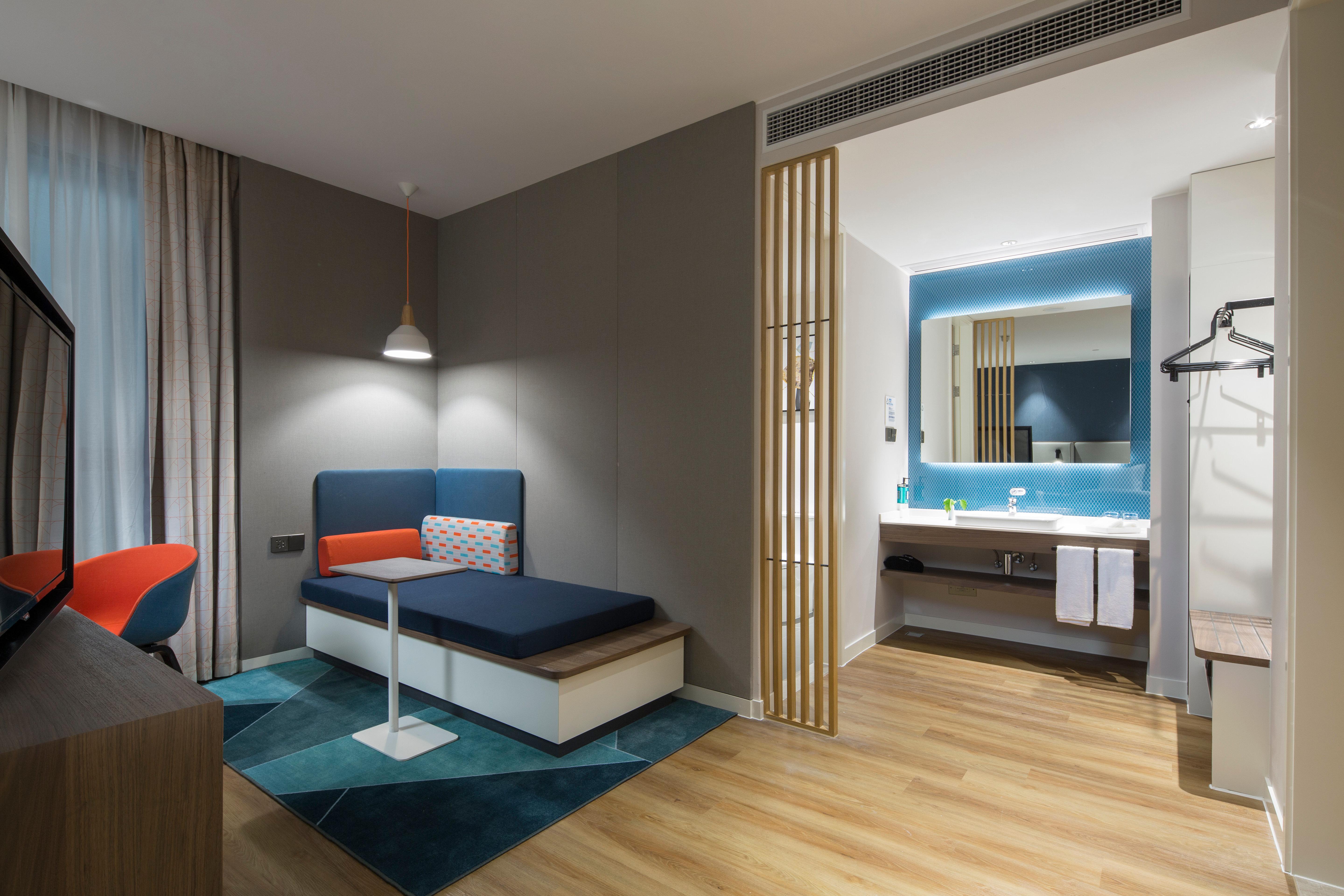 Express Kangqiao By Ihg Hotel