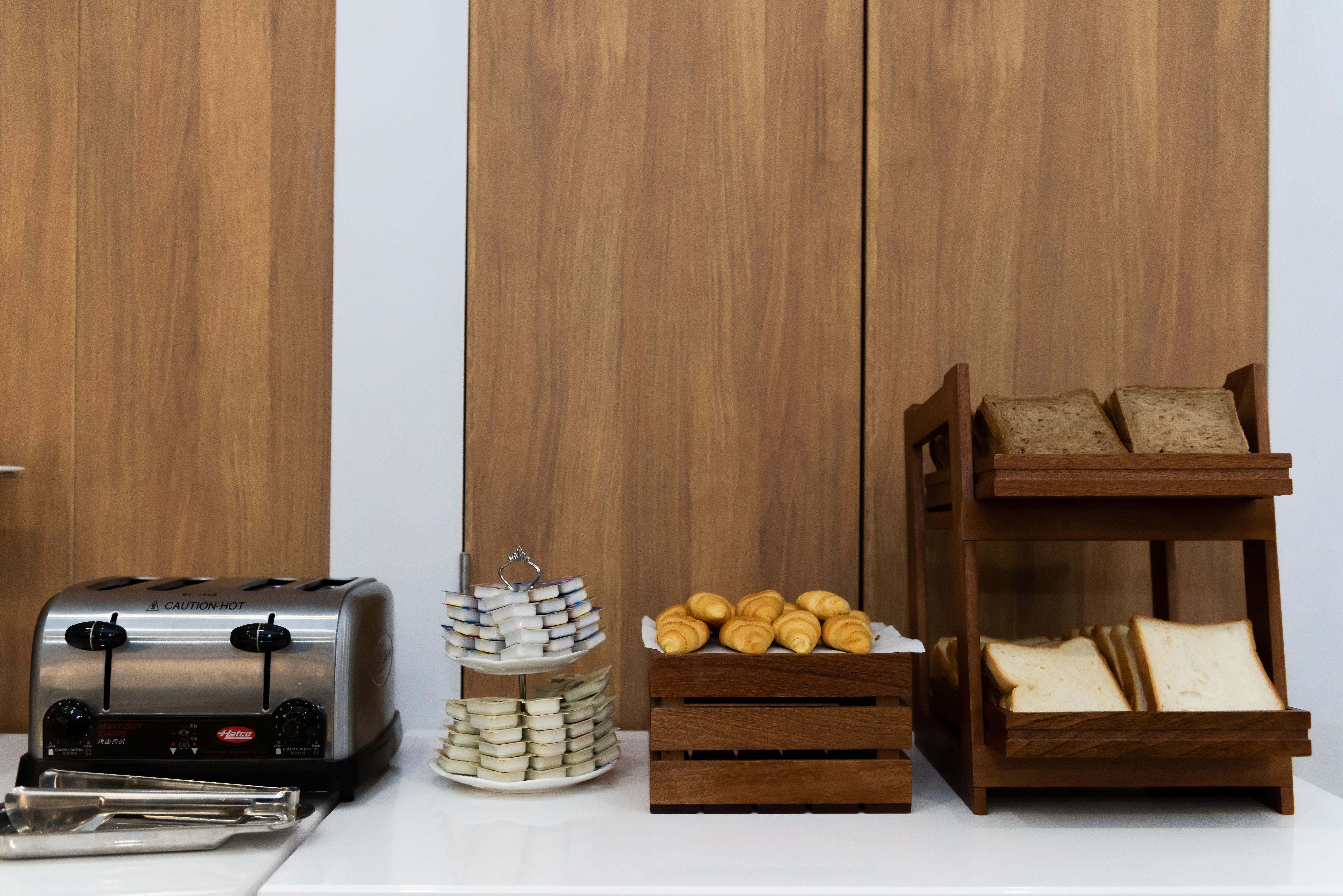 Hotel Express Tangzhen By Ihg - 20 Mins To Land 4*