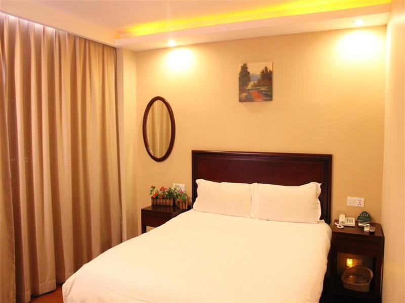 Hotel Greentree Inn Shanghai Caoan Road Textile Express Hotel 3*