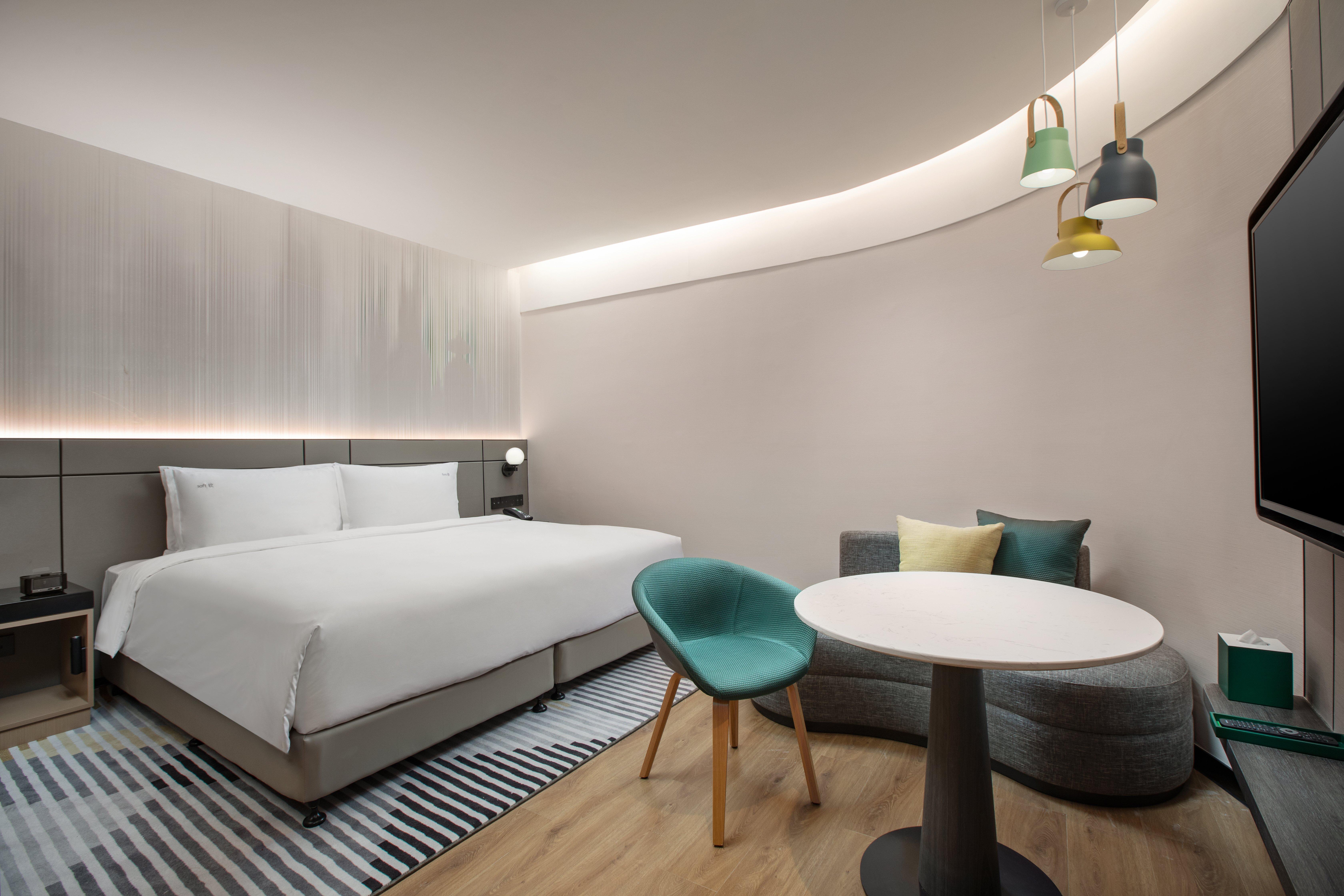 Hotel Nanjing Road By Ihg 5*