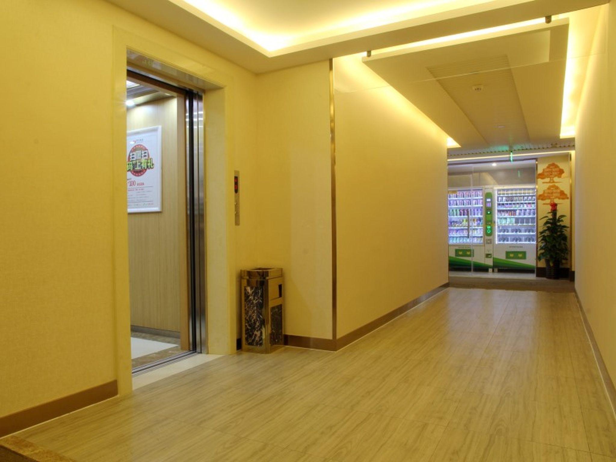 Greentree Shanghaibaoshan District Tieshan Road Youyi Road