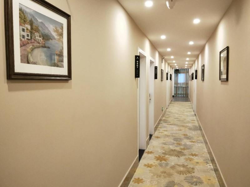 Shell New International Expo Center Fanghua Road Metro Station Hotel Shanghai