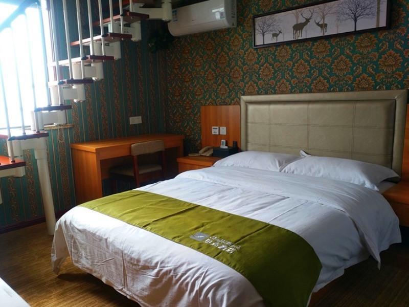 Shell Pudong Xin District Huanglou Town Furong Road Hotel 2*