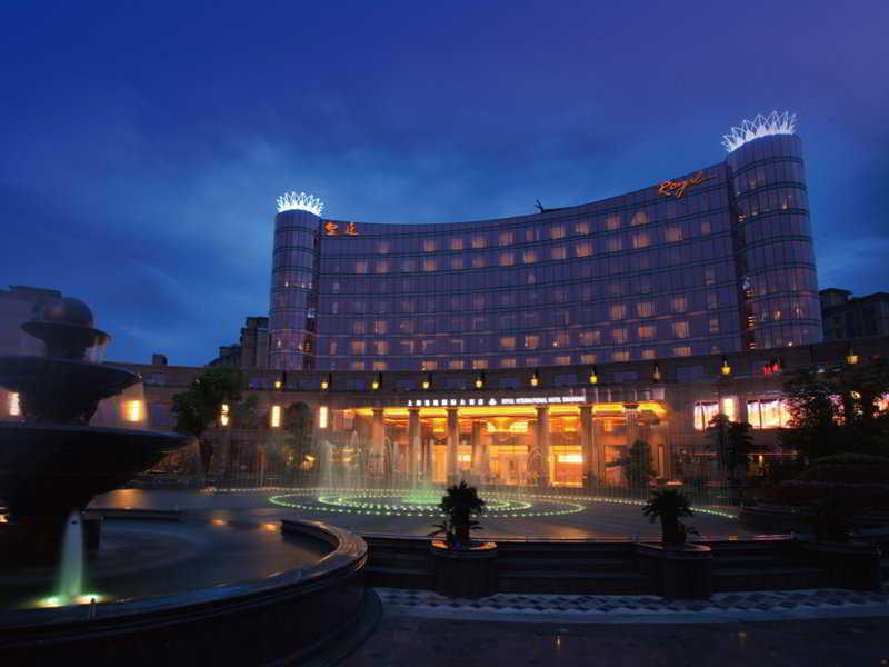 Royal International - Pudong International Airport Şanghay