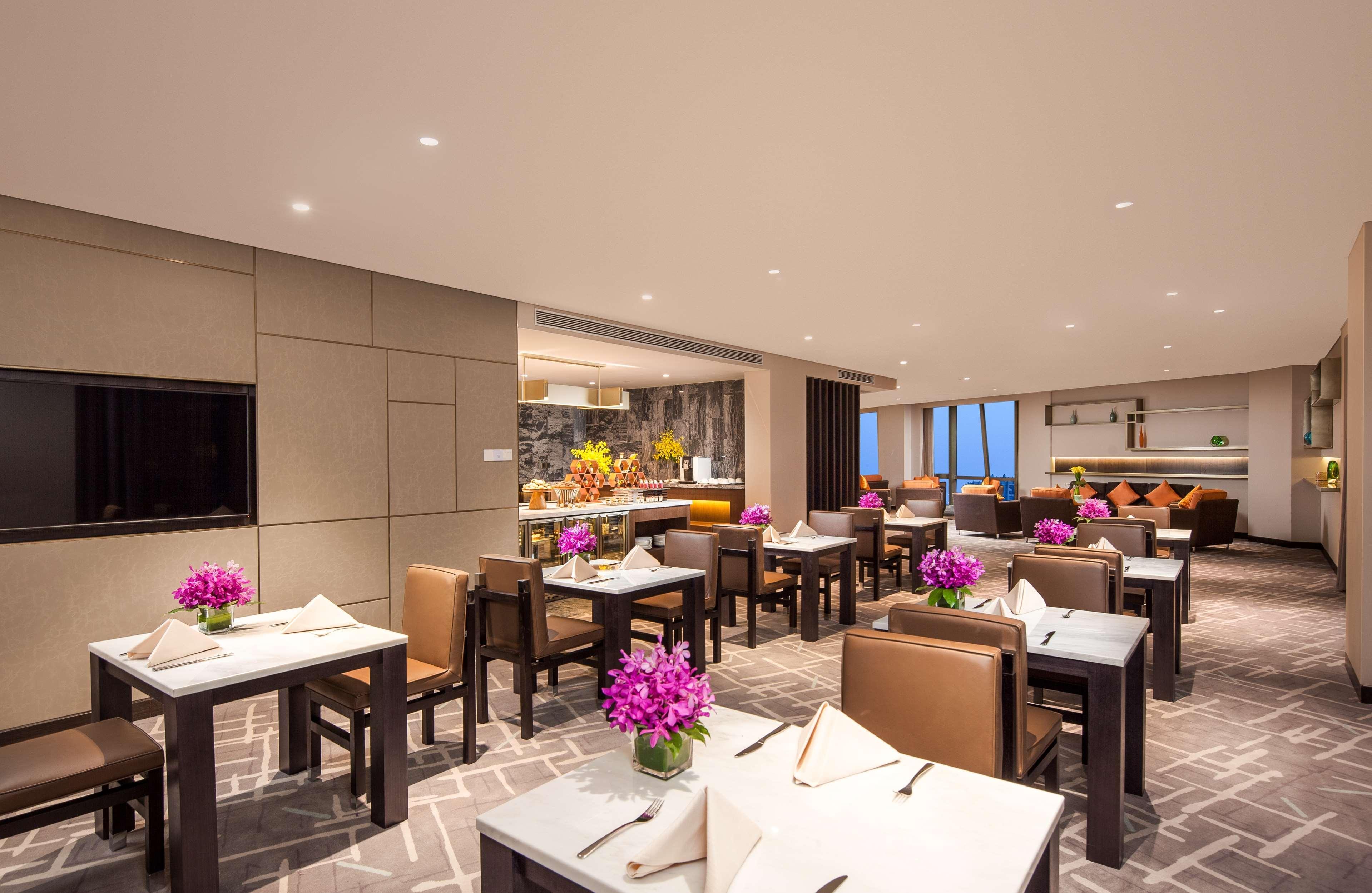 Radisson Exhibition Center Hotel 5*